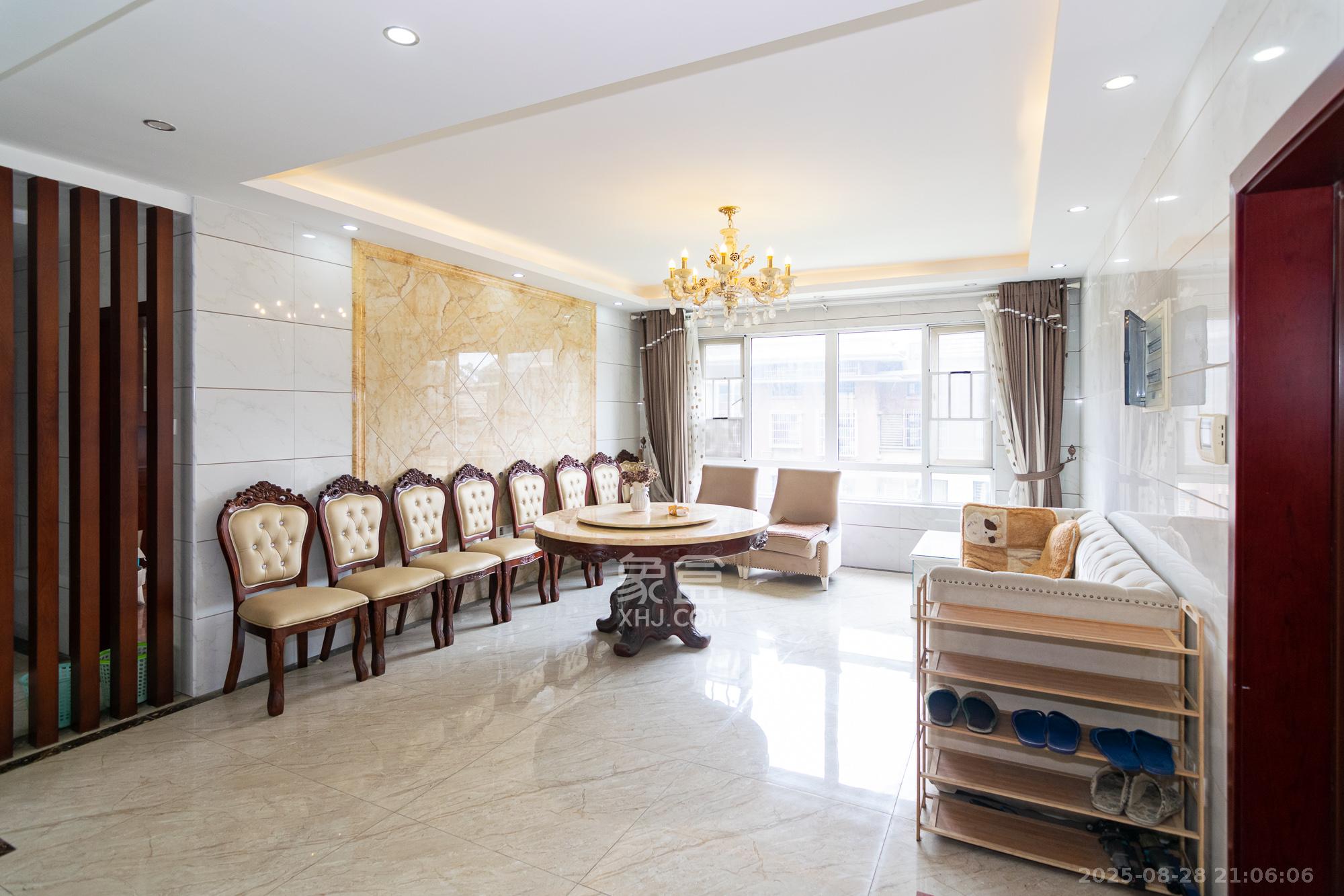 金地三千府(金地湖山樾、金地自在城) 1室0厅0卫 165.0万 金地三千府(金地湖山樾、金地自在城) 1室0厅0卫 165.0万客厅