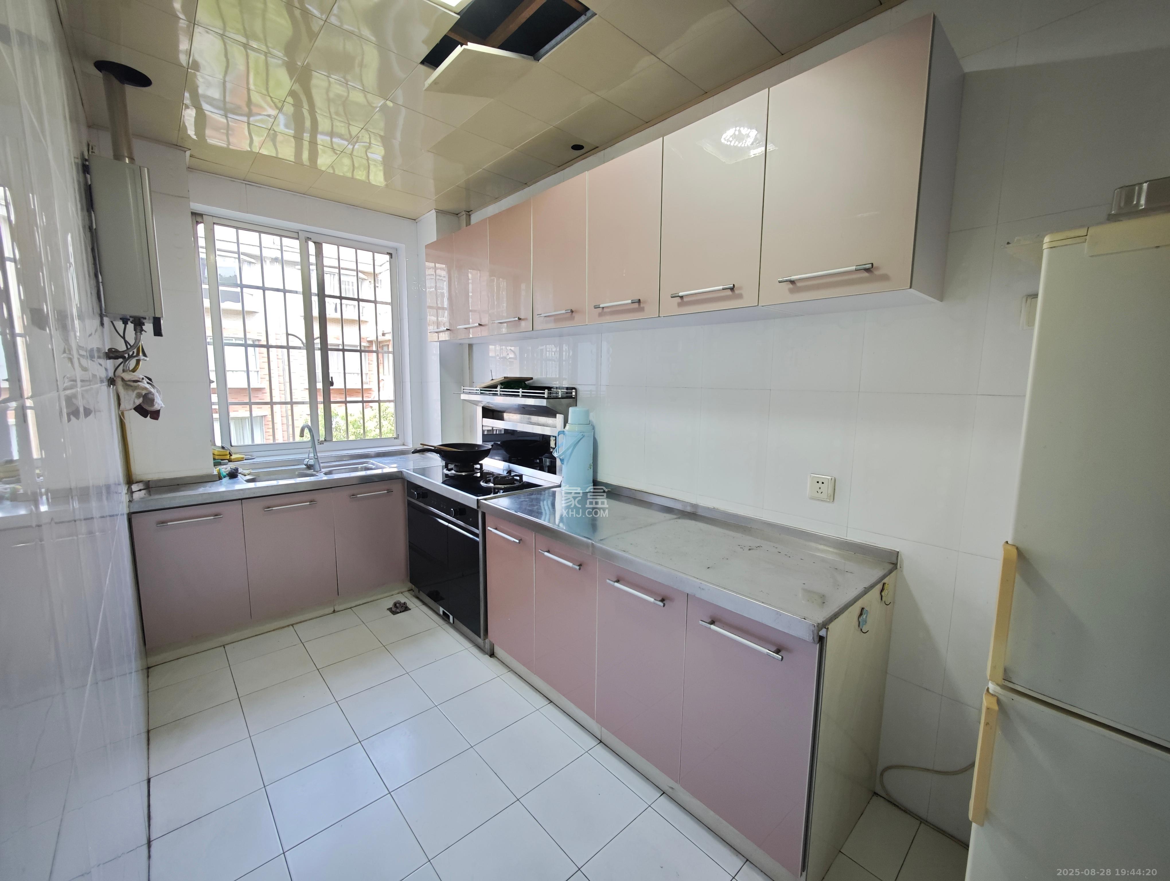 金芙蓉 4室2厅2卫 1500.0元/月 金芙蓉 4室2厅2卫 1500.0元/月室内图