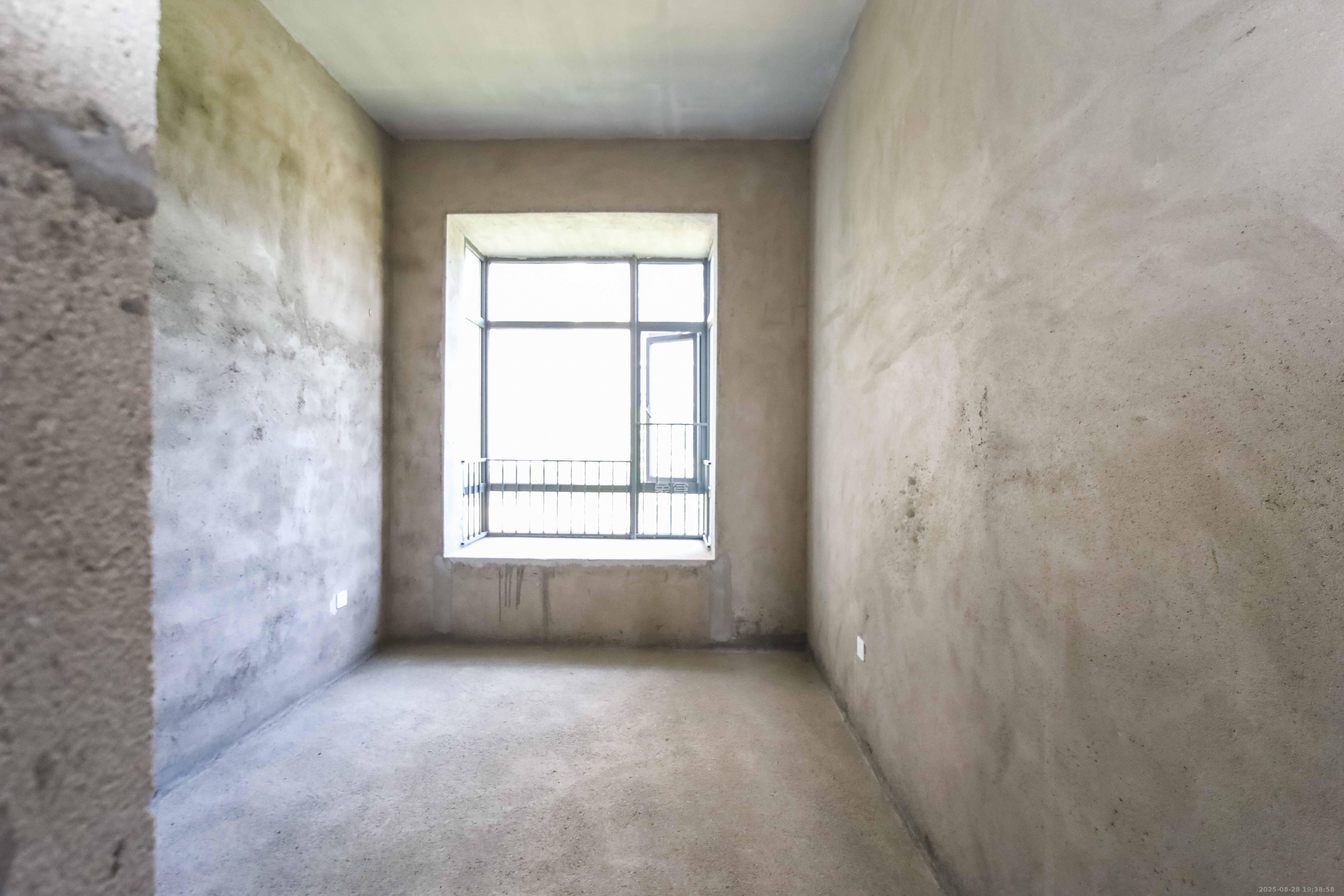 宝能公馆(美联天骄城五期)  4室2厅3卫    295.0万 宝能公馆(美联天骄城五期)  4室2厅3卫    295.0万卧室