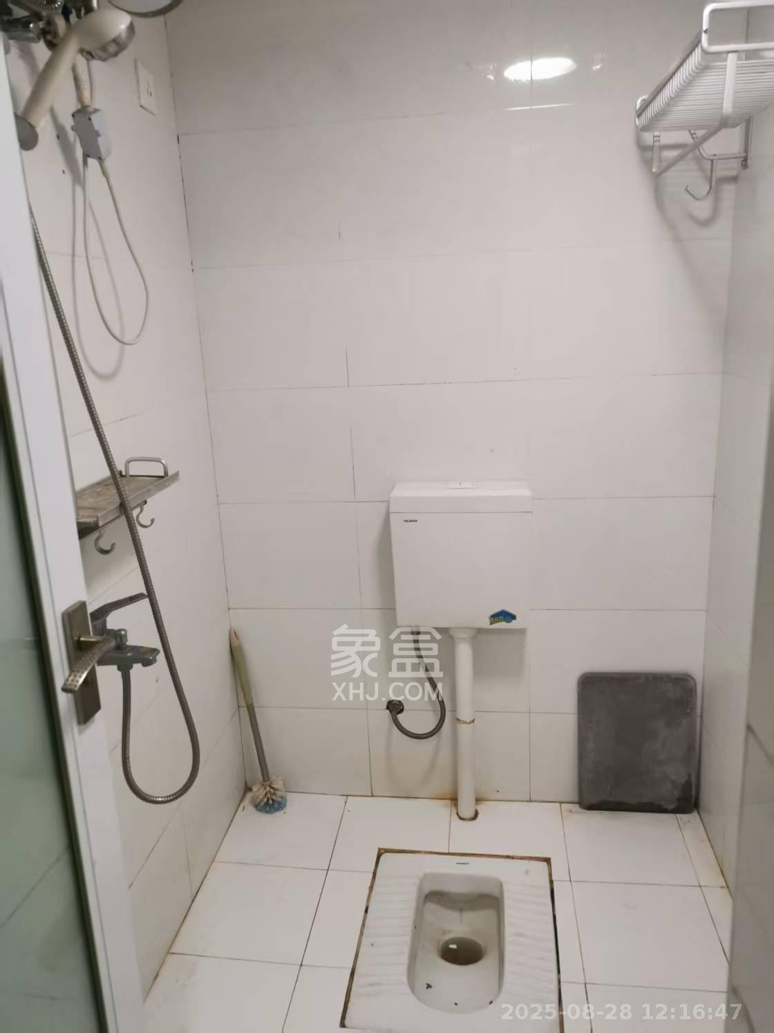 时代公馆  1室1厅1卫    1450.0元/月 时代公馆  1室1厅1卫    1450.0元/月室内图1