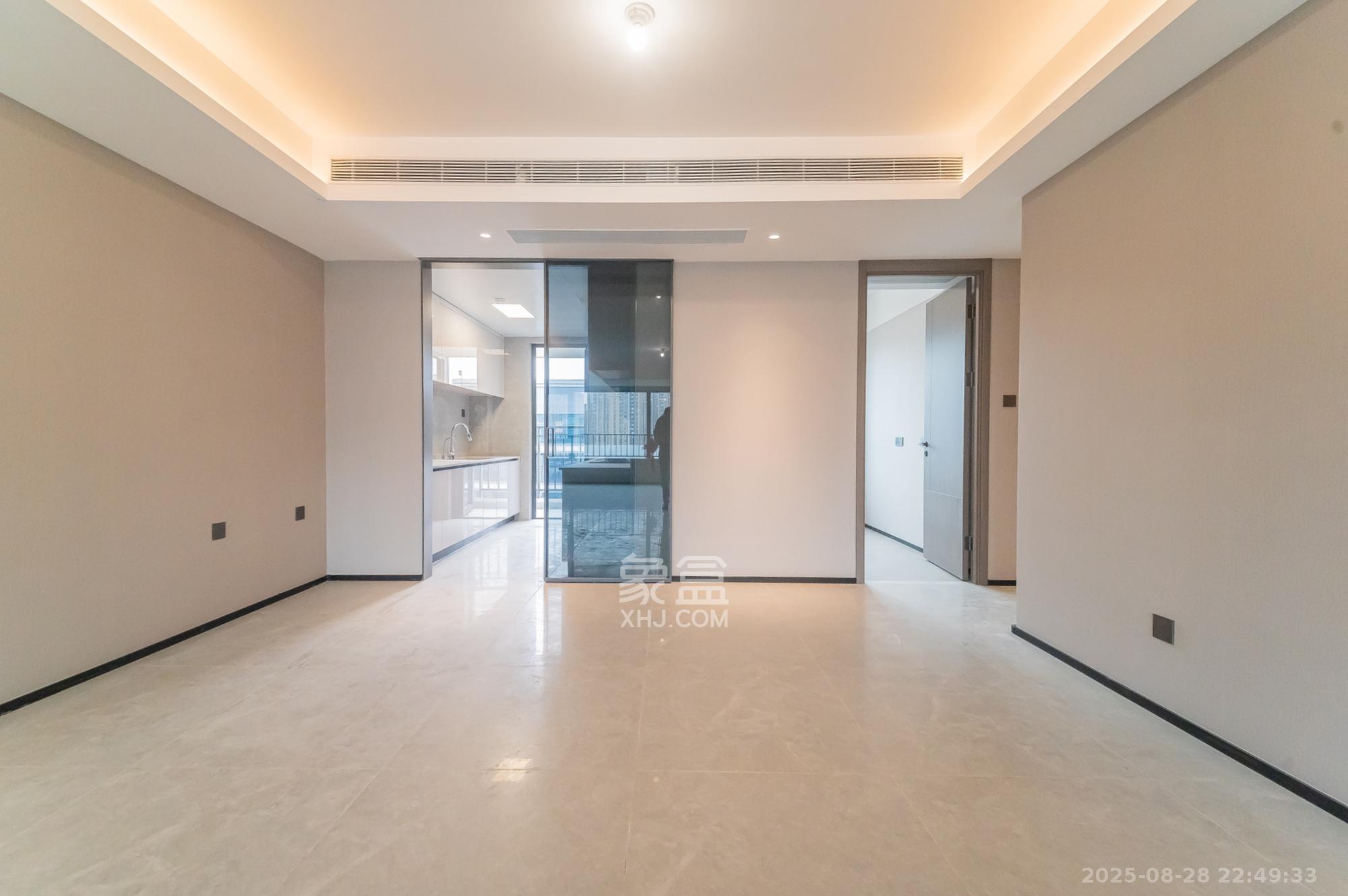 万科松湖天地 4室2厅2卫 198.8万 万科松湖天地 4室2厅2卫 198.8万客厅