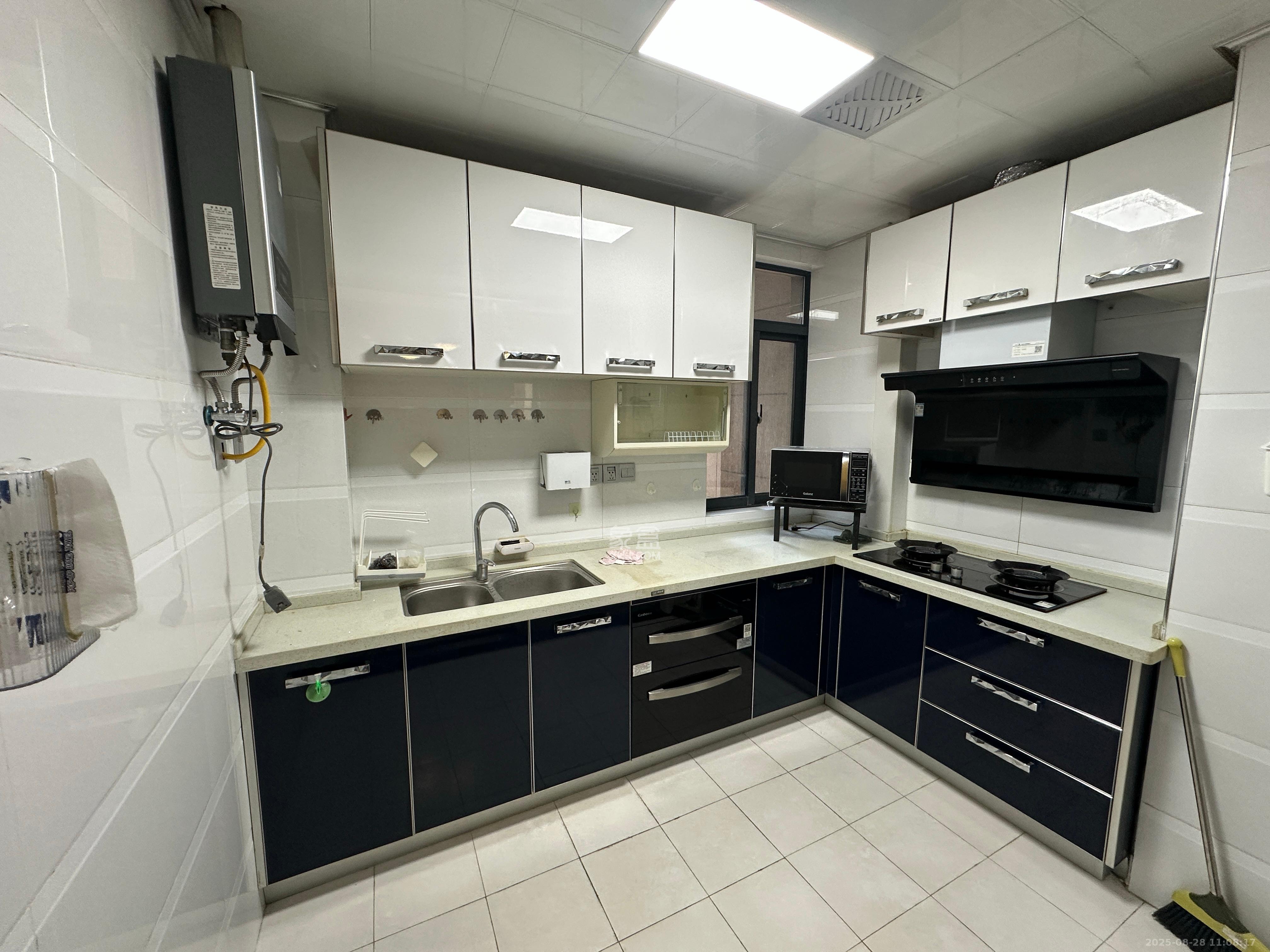 阳光锦城  3室1厅1卫    4500.0元/月 阳光锦城  3室1厅1卫    4500.0元/月室内图