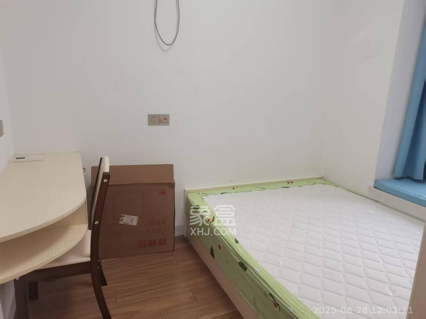 山语城三期 3室2厅2卫 2300.0元/月 山语城三期 3室2厅2卫 2300.0元/月室内图