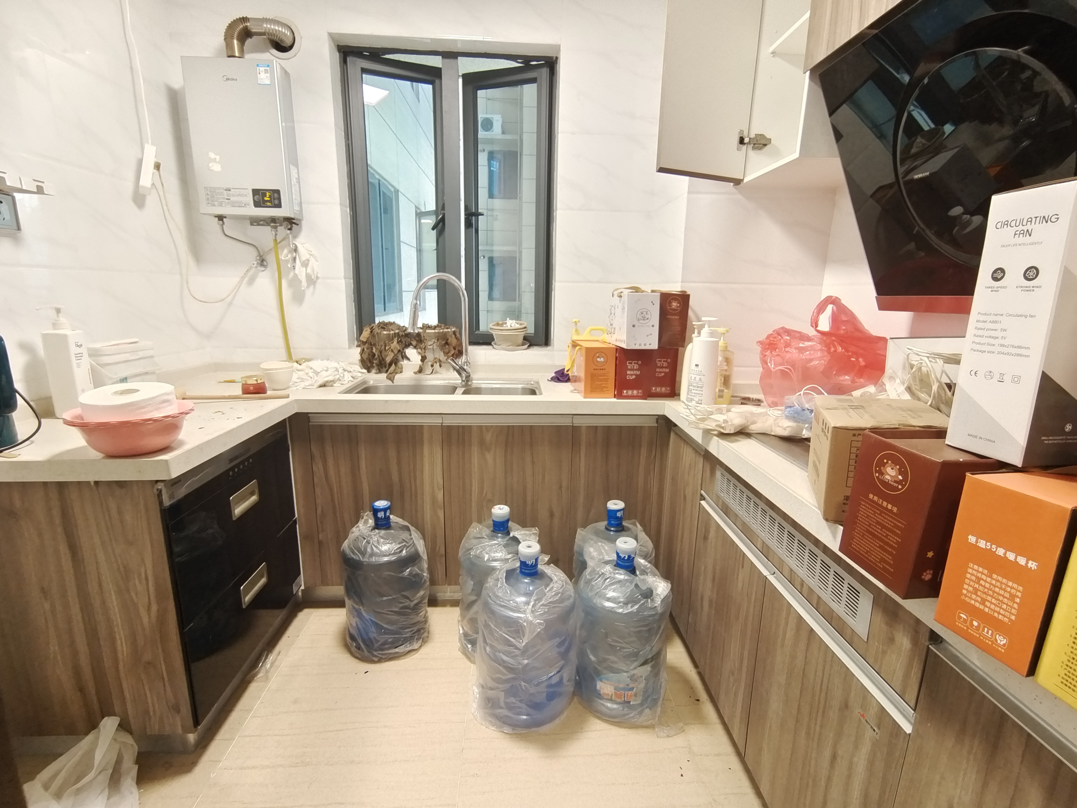 碧桂园梓山府 3室2厅2卫 1800.0元/月 碧桂园梓山府 3室2厅2卫 1800.0元/月室内图