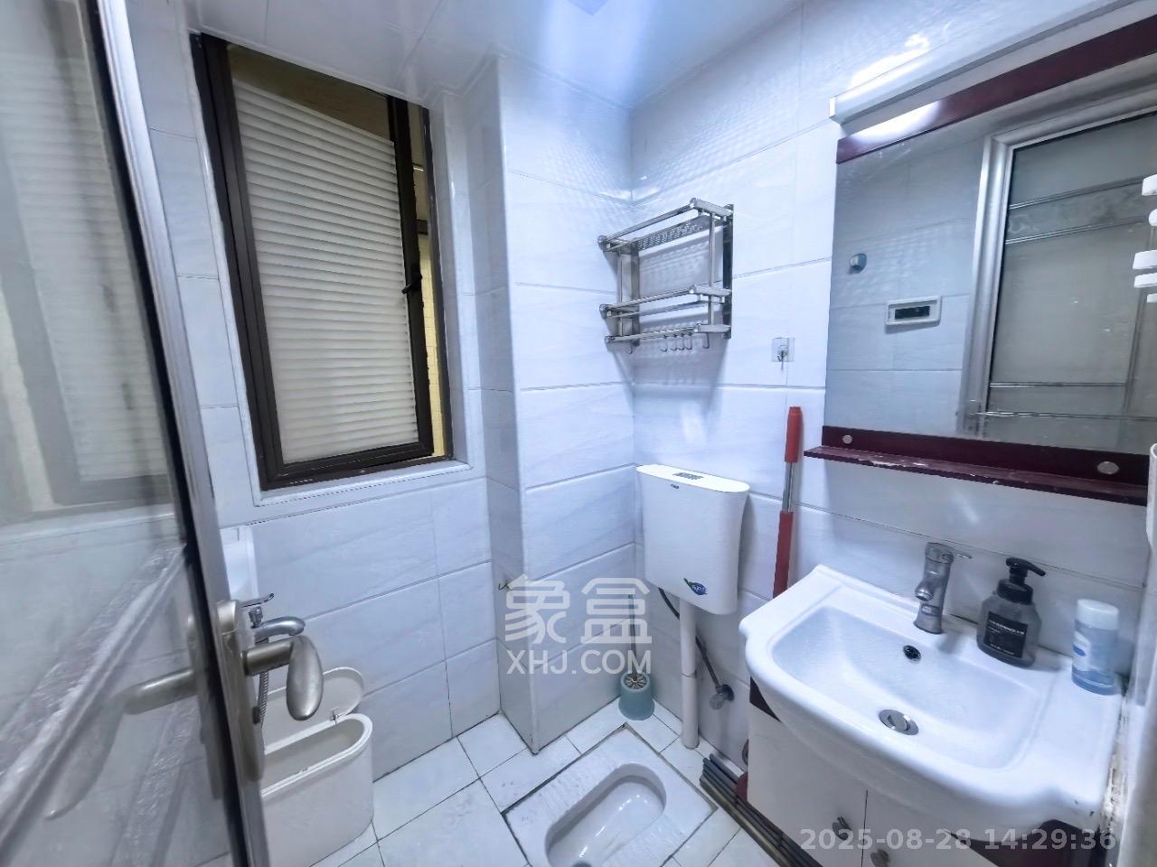 金房奥斯卡  1室1厅1卫    1300.0元/月 金房奥斯卡  1室1厅1卫    1300.0元/月室内图