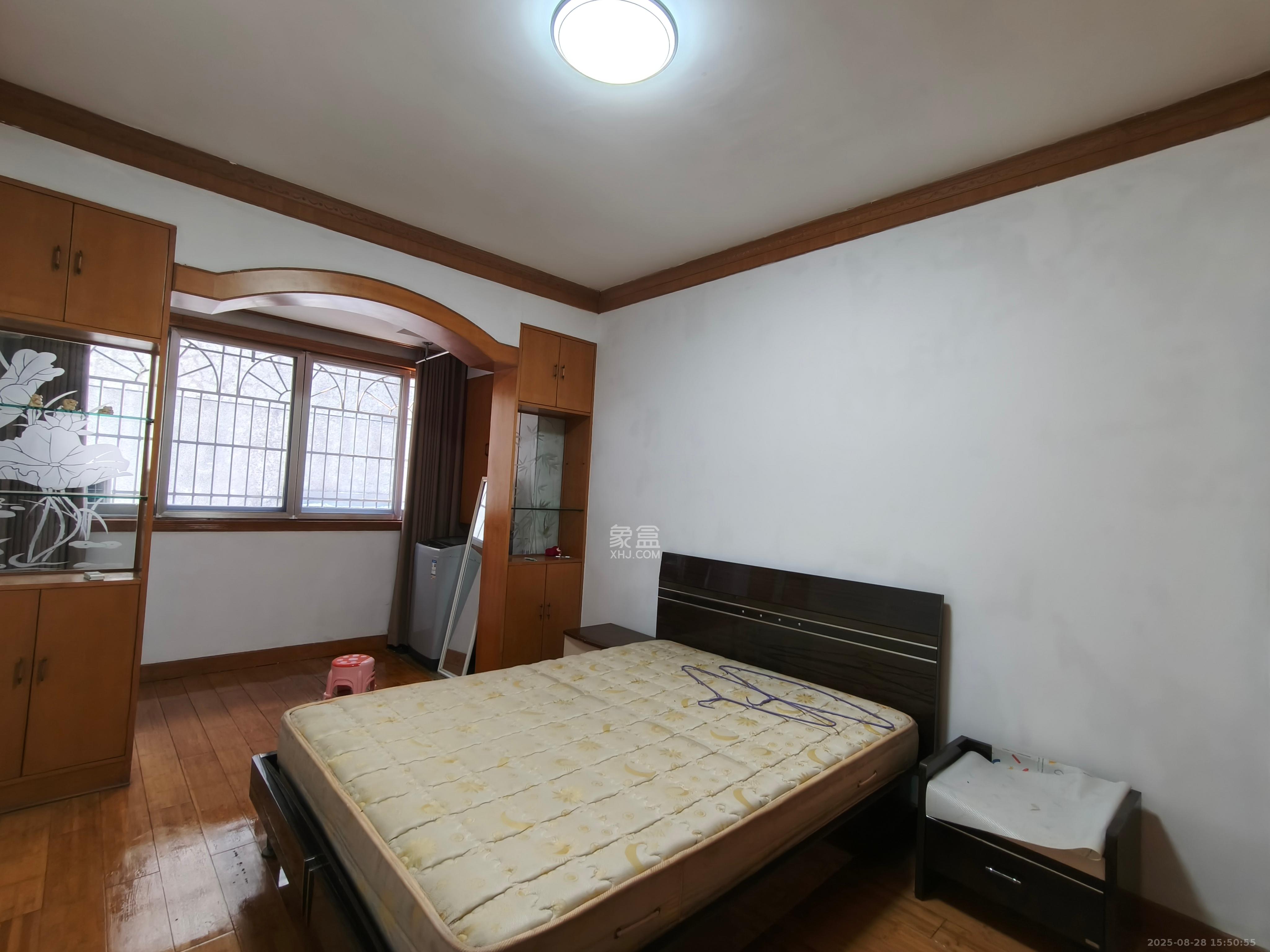 杨家山武警宿舍  3室2厅1卫   2000.00元/月室内图