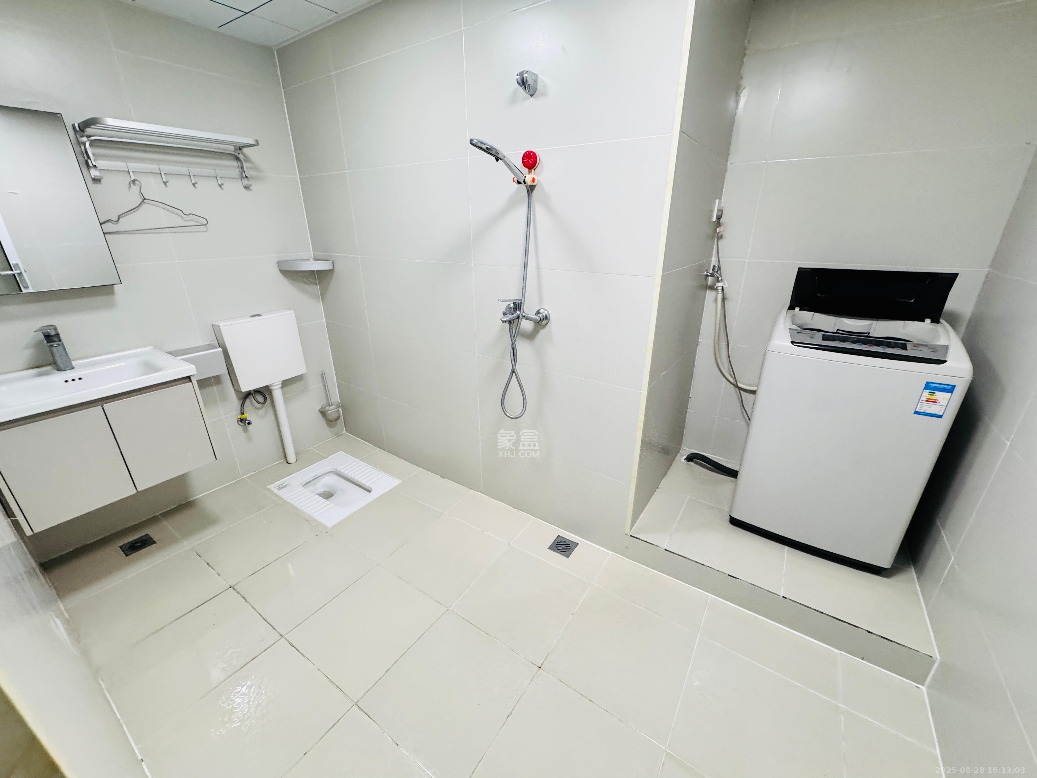 摩天一号  1室1厅1卫    2200.0元/月室内图