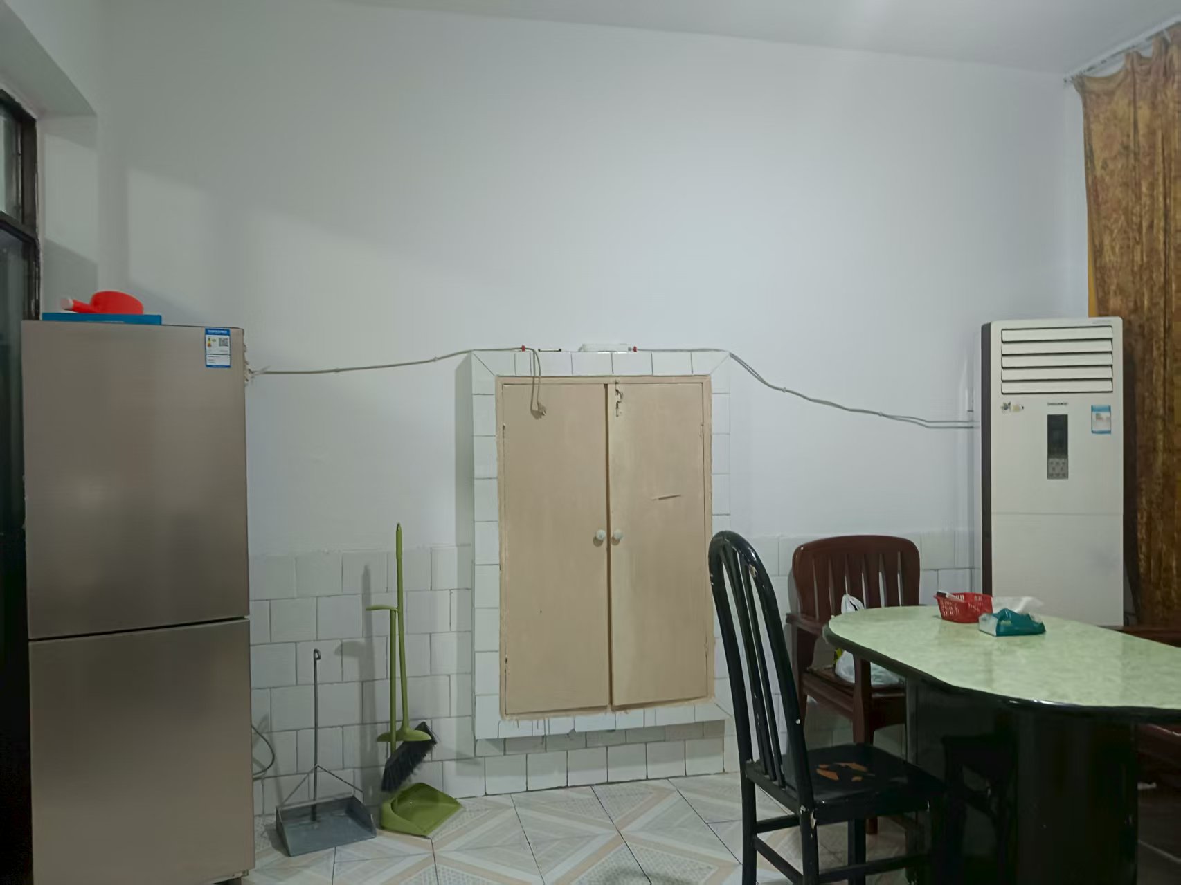 电力安置小区  2室2厅1卫    1000.0元/月 电力安置小区  2室2厅1卫    1000.0元/月室内图