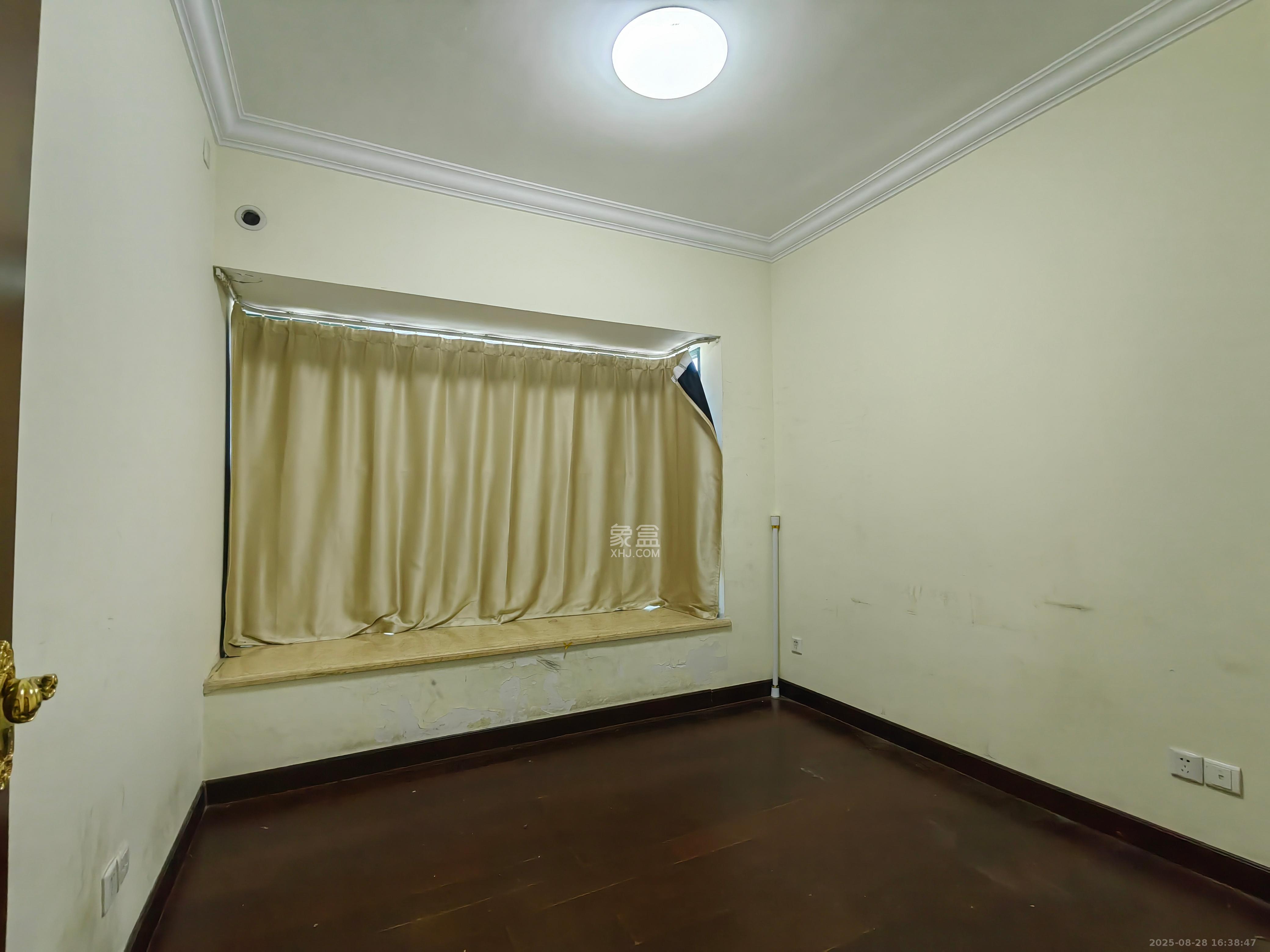 恒大雅苑 3室2厅2卫 2200.0元/月 恒大雅苑 3室2厅2卫 2200.0元/月室内图