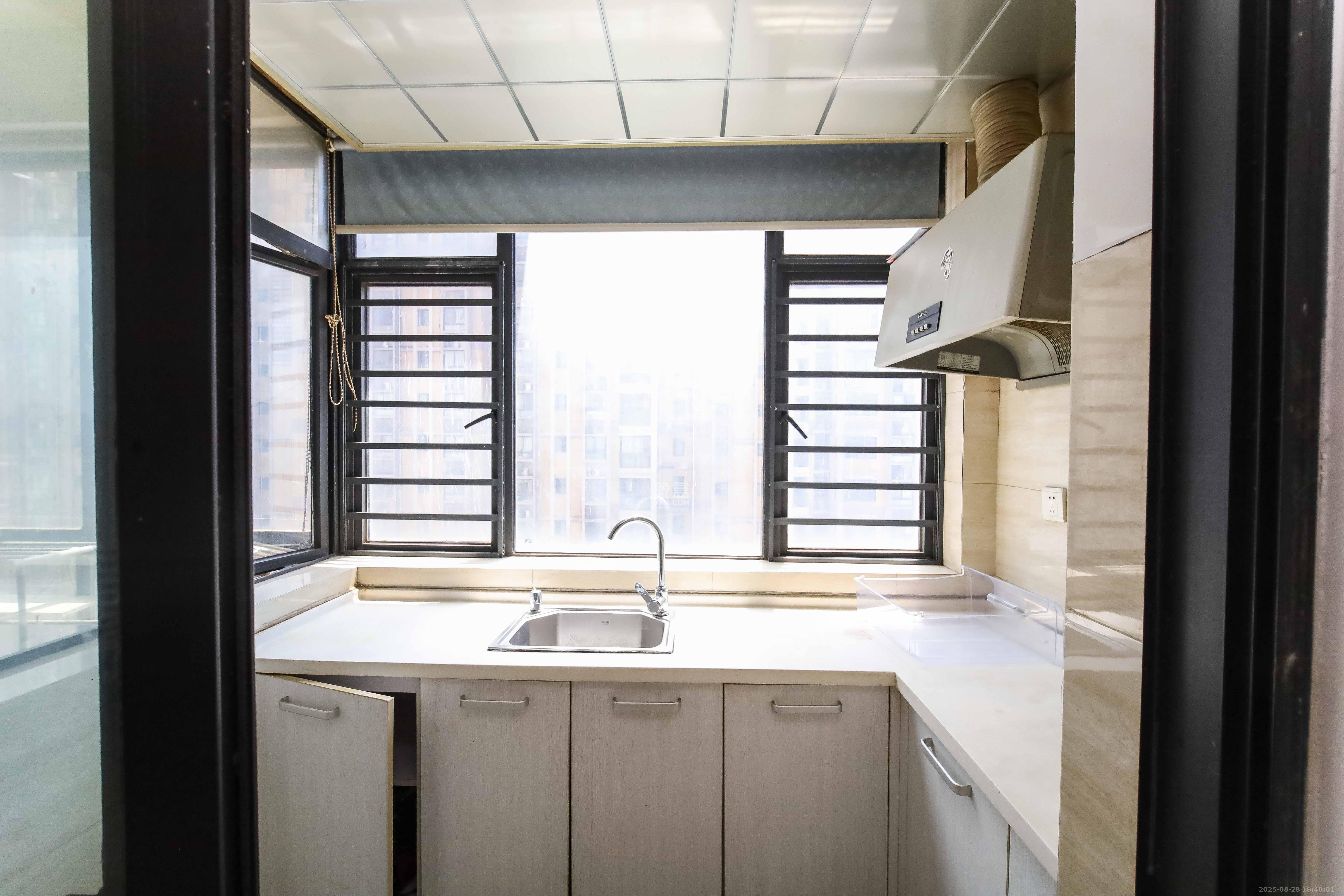 锦湘国际星城三期(锦绣苑) 1室1厅1卫 30.0万 锦湘国际星城三期(锦绣苑) 1室1厅1卫 30.0万厨房