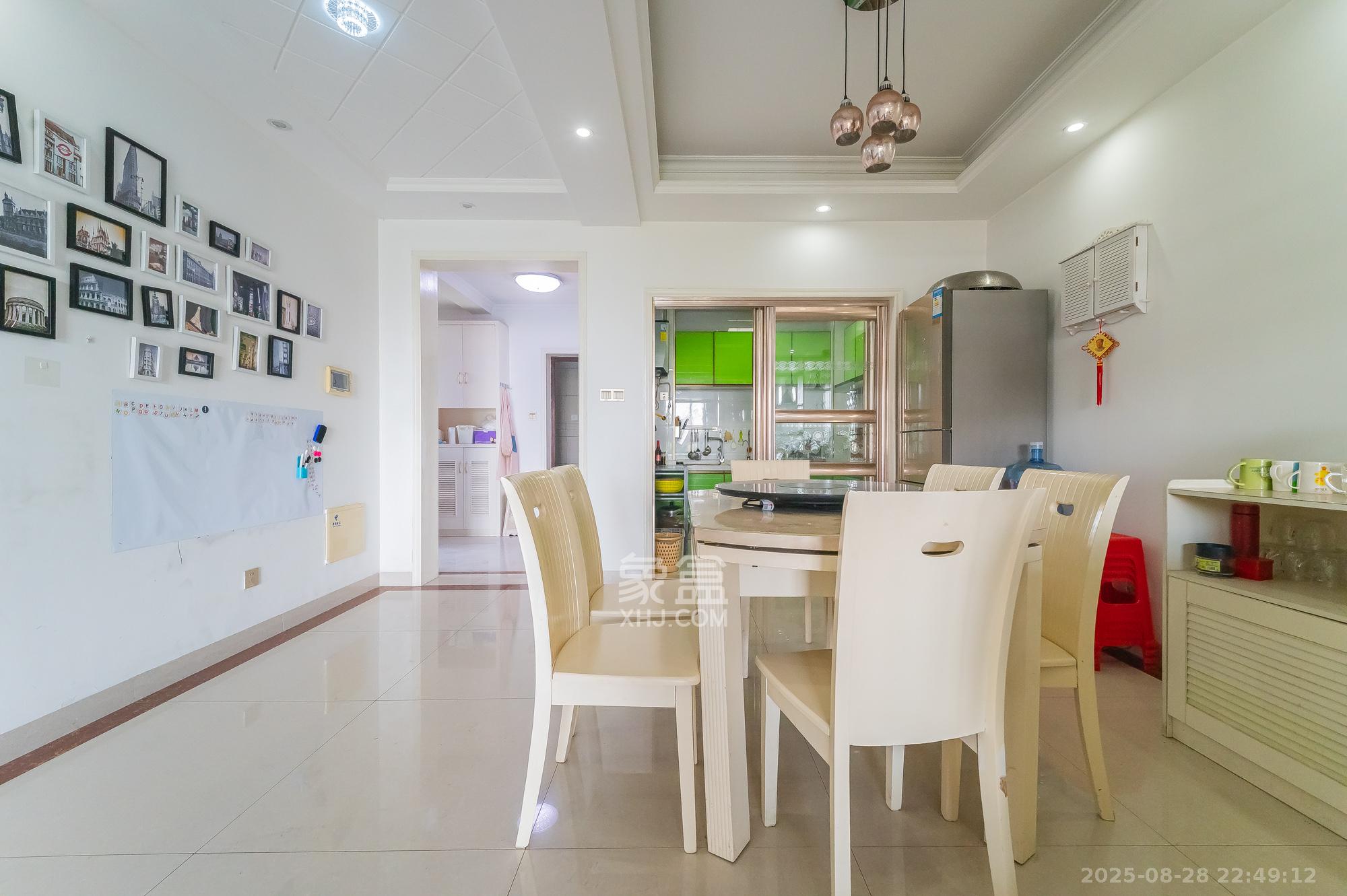 松雅湖金岸 3室2厅2卫 99.0万 松雅湖金岸 3室2厅2卫 99.0万客厅