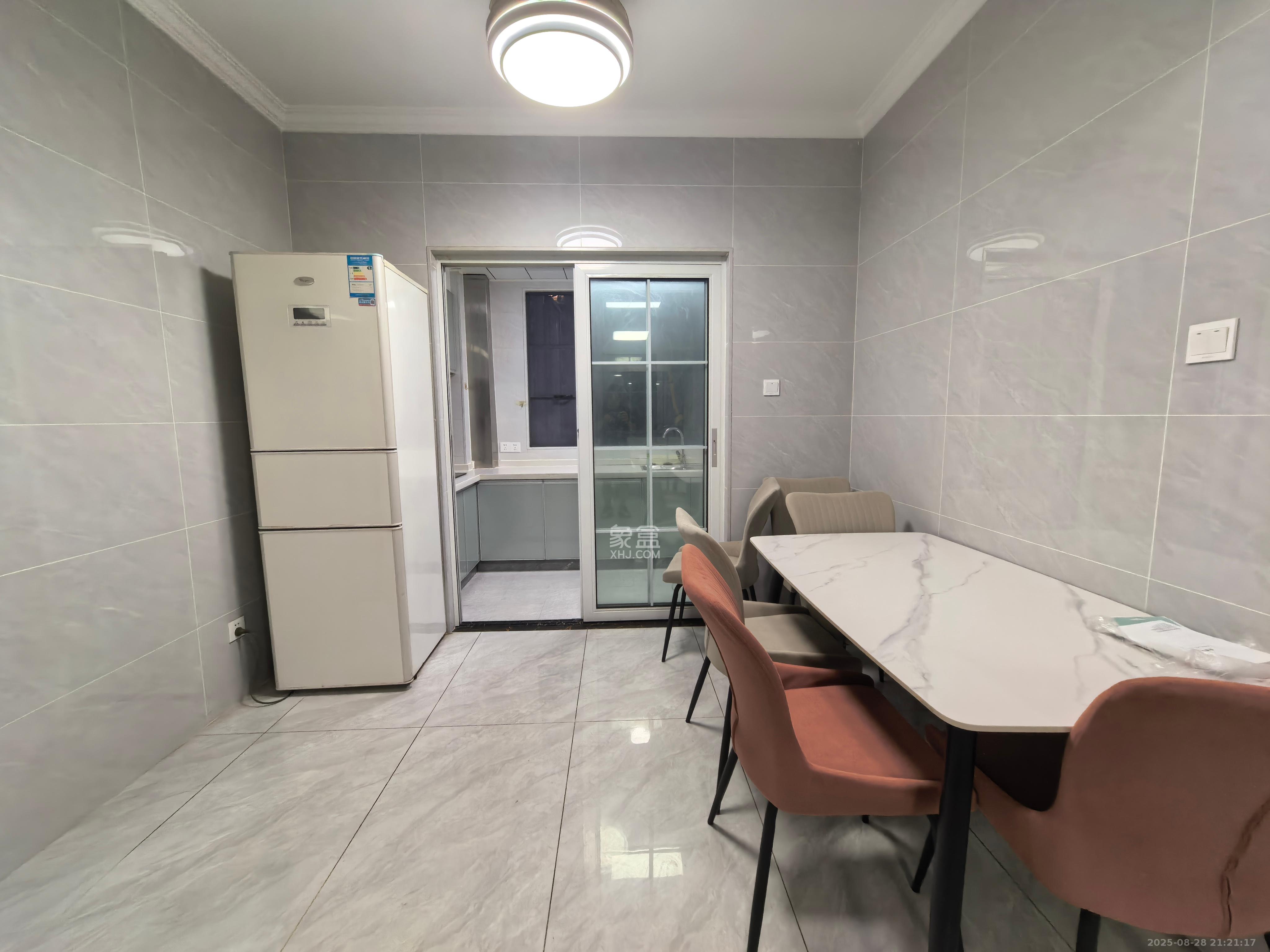 东宜新园  3室2厅2卫   2900.00元/月室内图
