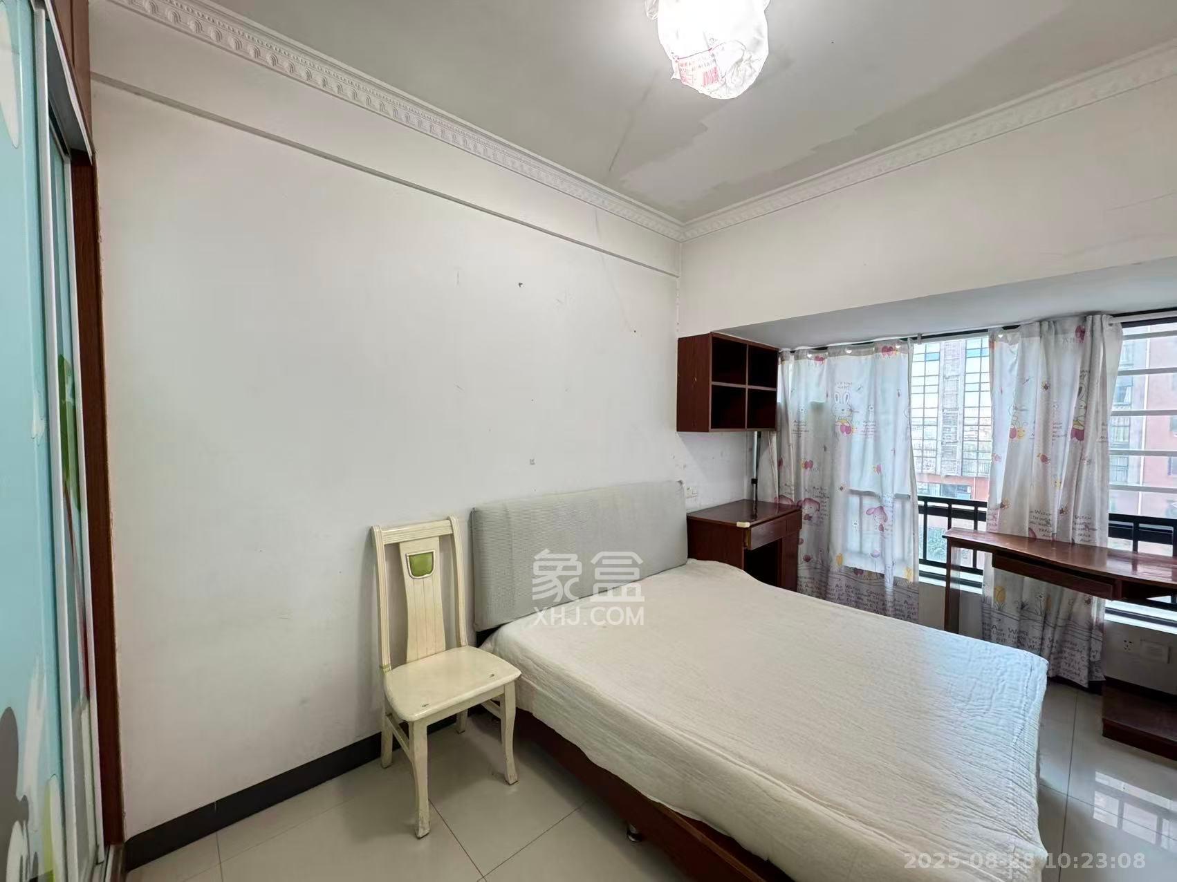 山水华景  2室2厅1卫    1900.0元/月 山水华景  2室2厅1卫    1900.0元/月室内图