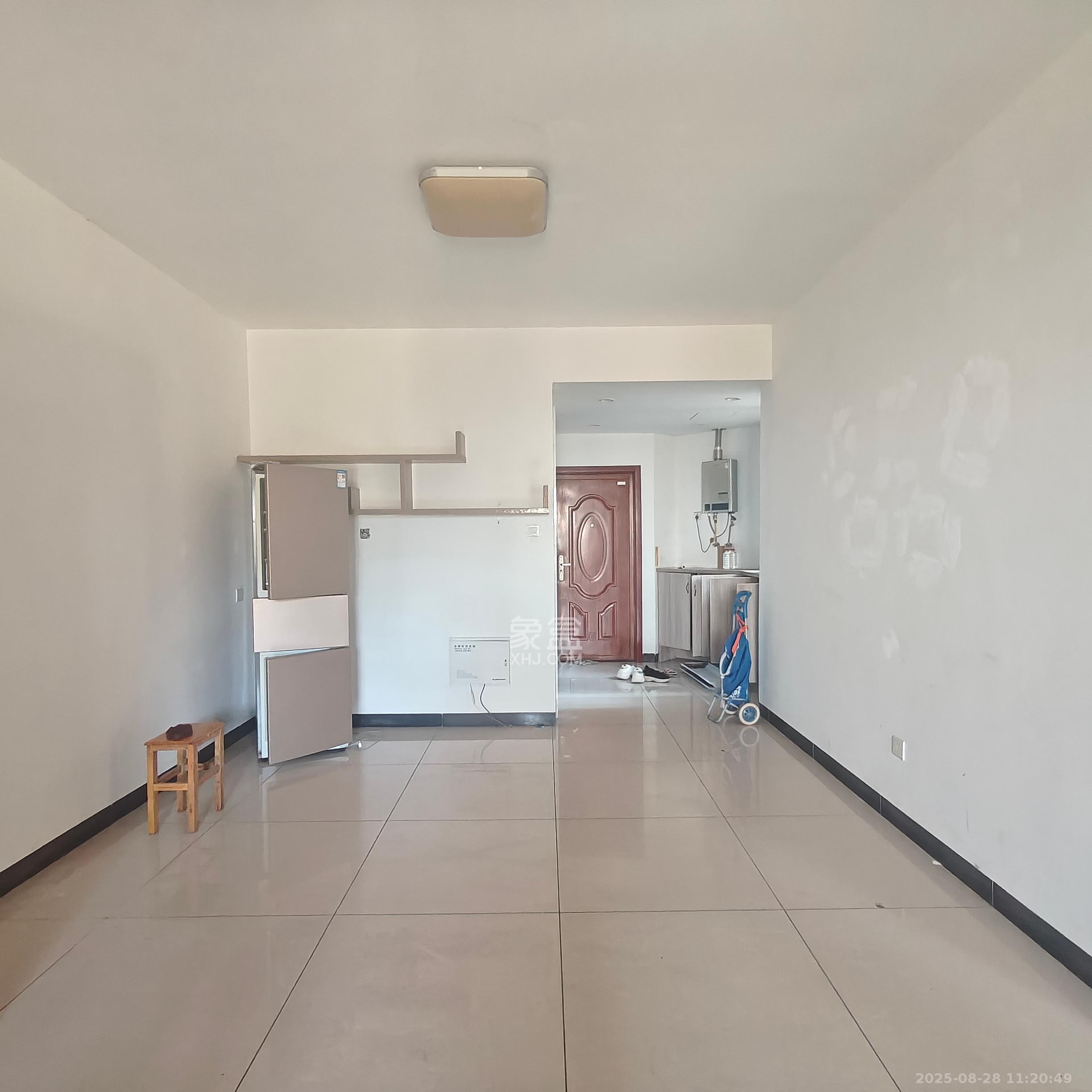 九峰远见  2室2厅1卫    2200.0元/月 九峰远见  2室2厅1卫    2200.0元/月