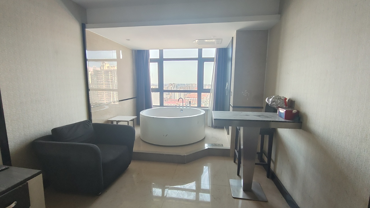 湘运大厦  1室1厅1卫    700.0元/月 湘运大厦  1室1厅1卫    700.0元/月室内图