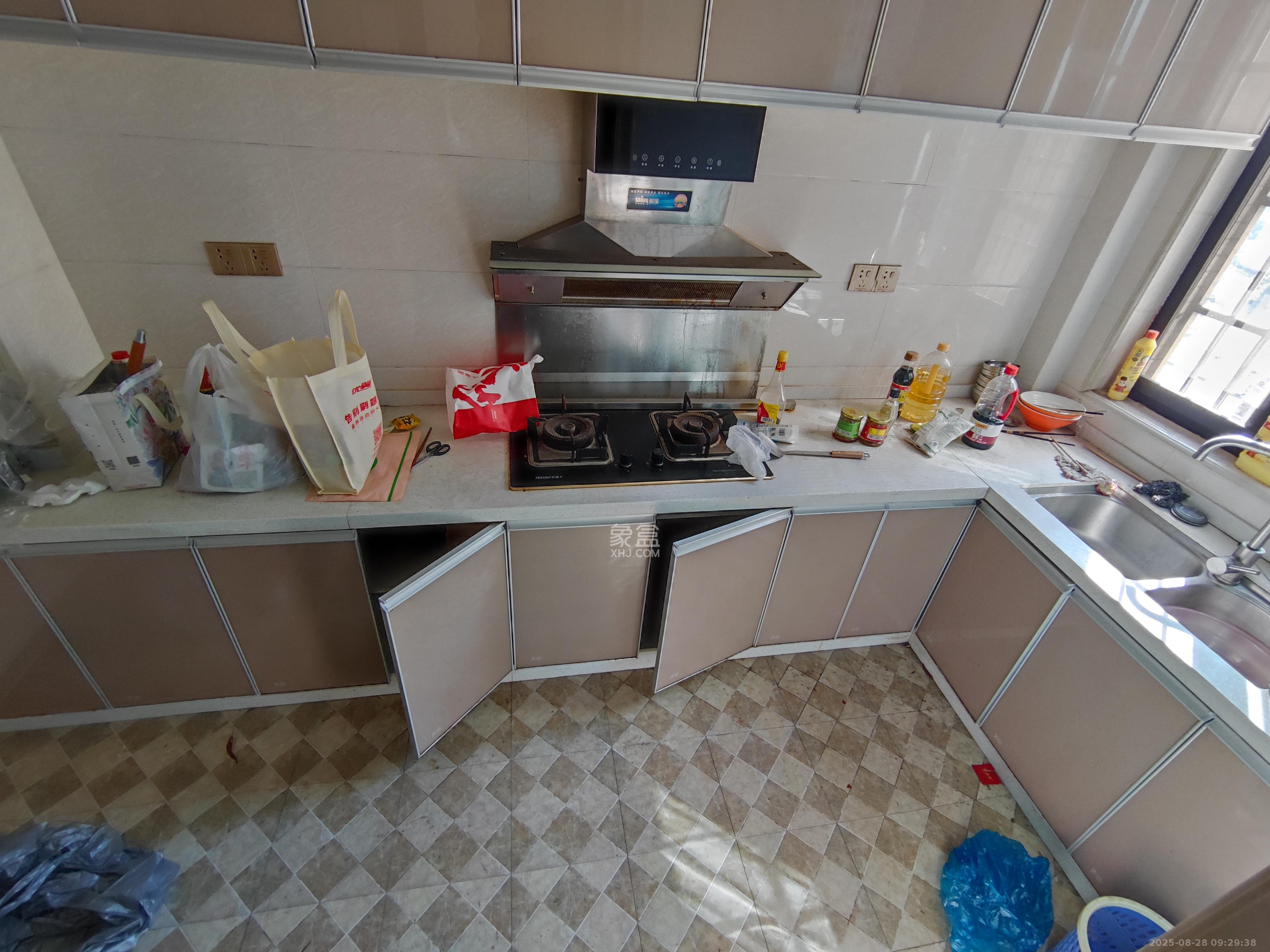 联丰苑 3室2厅1卫 2000.0元/月 联丰苑 3室2厅1卫 2000.0元/月室内图