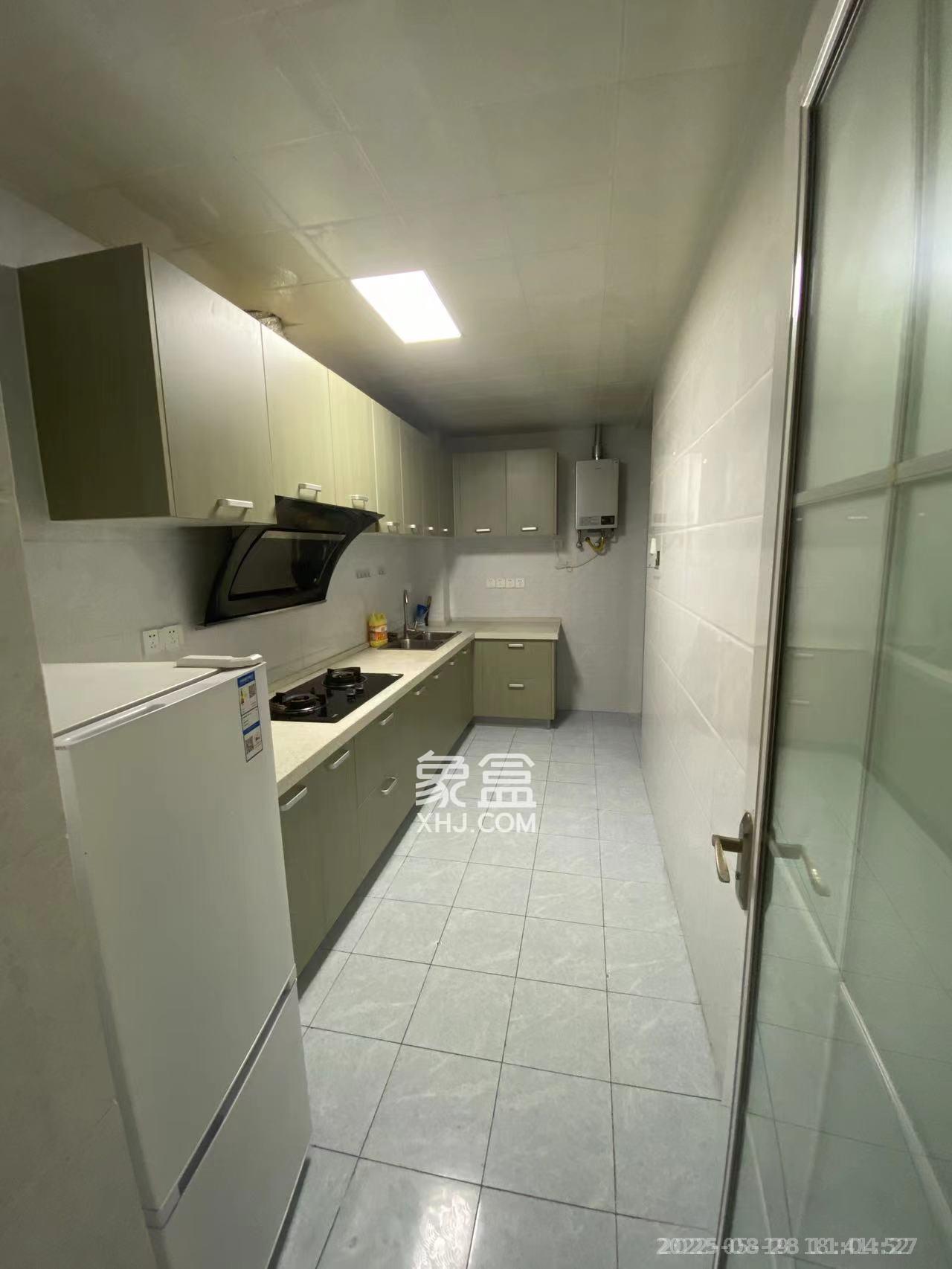 世茂外滩里(世茂铂翠湾三期) 3室2厅1卫 3500.0元/月 世茂外滩里(世茂铂翠湾三期) 3室2厅1卫 3500.0元/月室内图