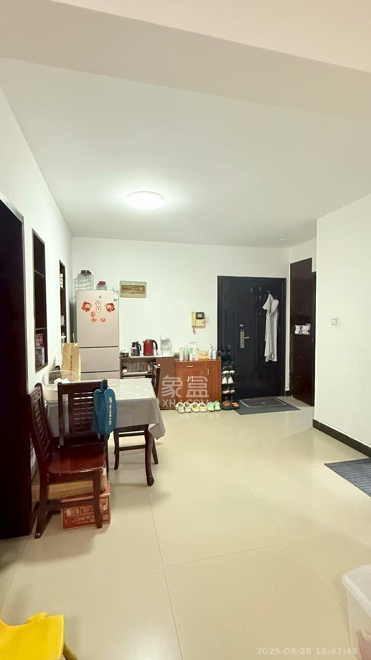 玛依拉山庄  1室2厅1卫    2300.0元/月 玛依拉山庄  1室2厅1卫    2300.0元/月室内图