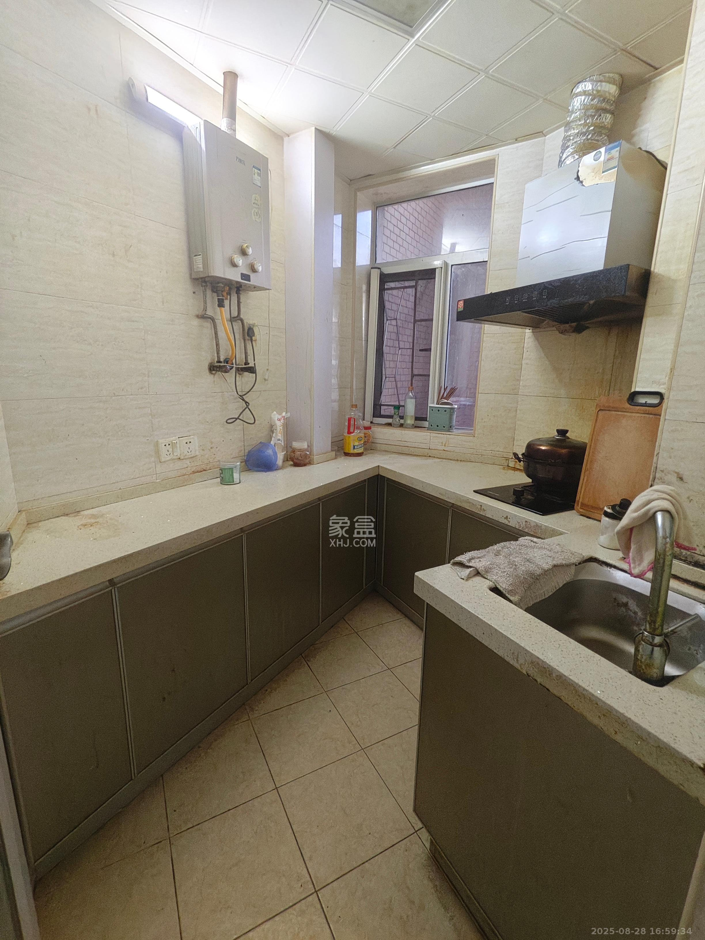 凯通国际城(凯通朝庭) 2室1厅1卫 1700.0元/月 凯通国际城(凯通朝庭) 2室1厅1卫 1700.0元/月室内图