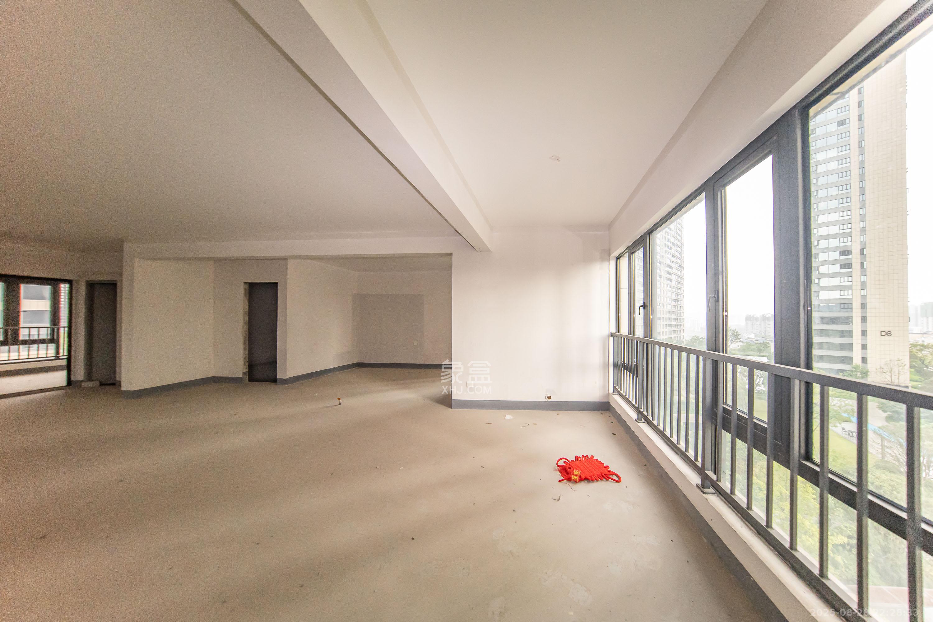 建投象山国际  6室2厅3卫    215.0万 建投象山国际  6室2厅3卫    215.0万阳台