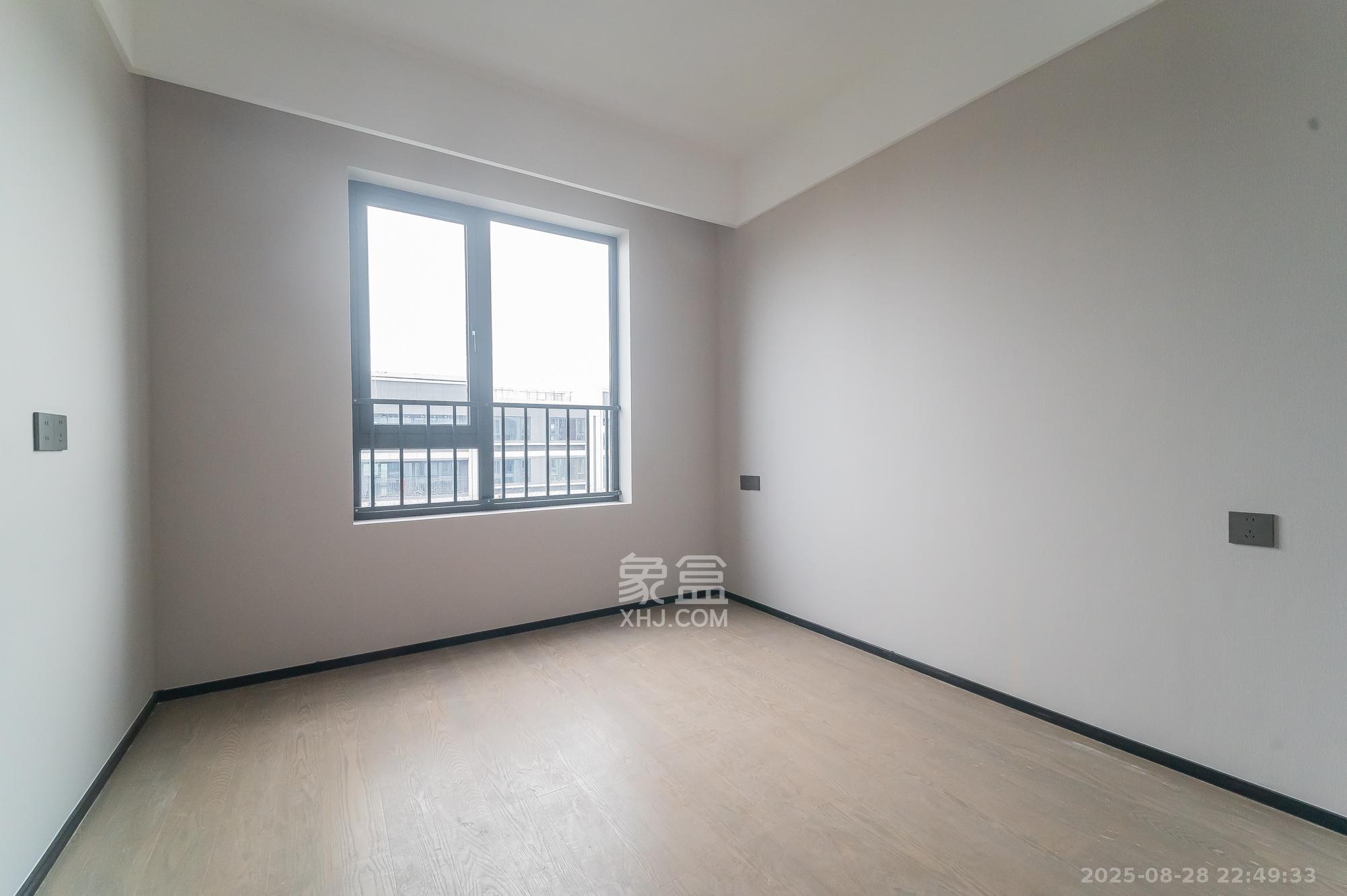 万科松湖天地 4室2厅2卫 198.8万 万科松湖天地 4室2厅2卫 198.8万卧室