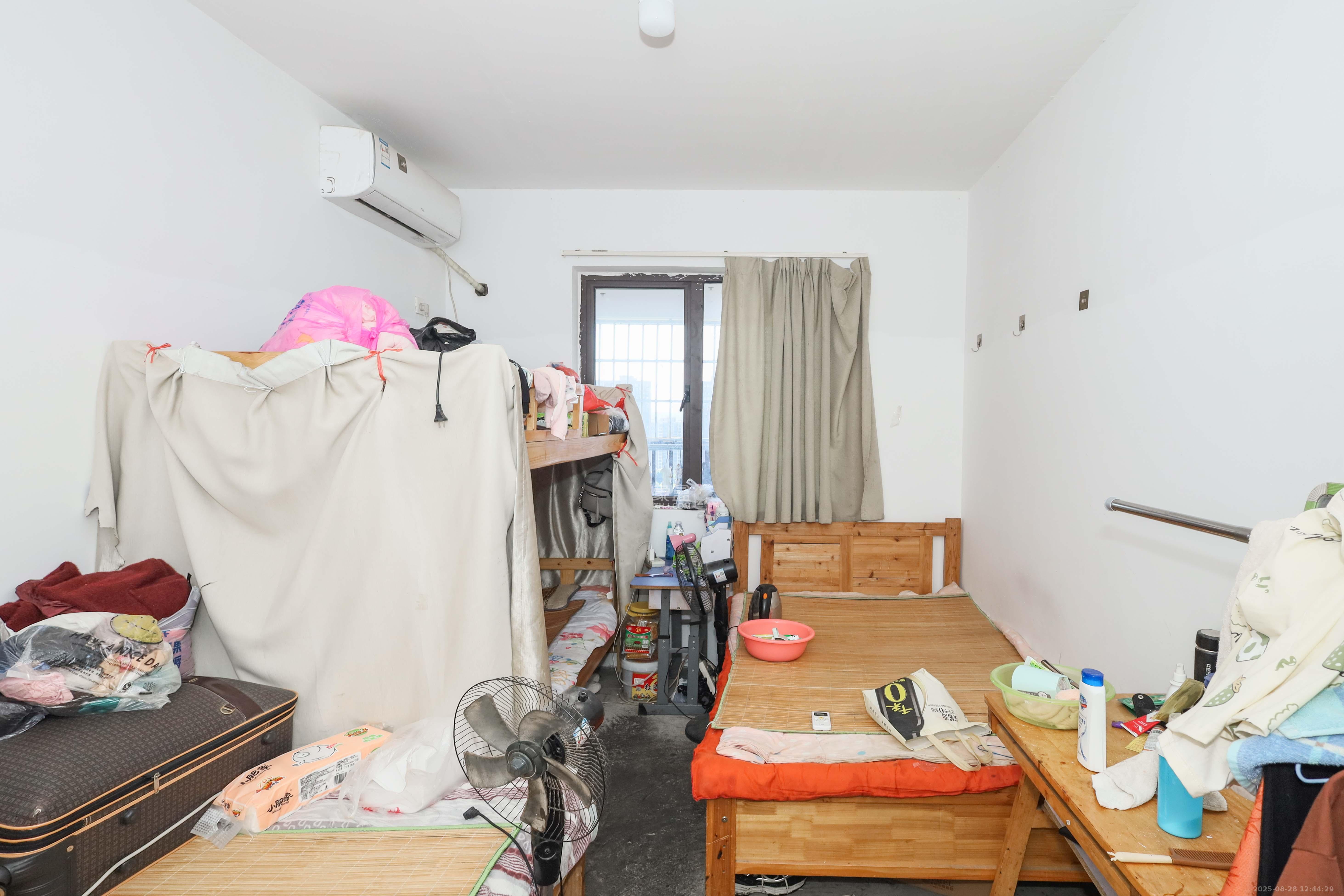 中冶中央公园  4室2厅2卫    151.0万 中冶中央公园  4室2厅2卫    151.0万卧室