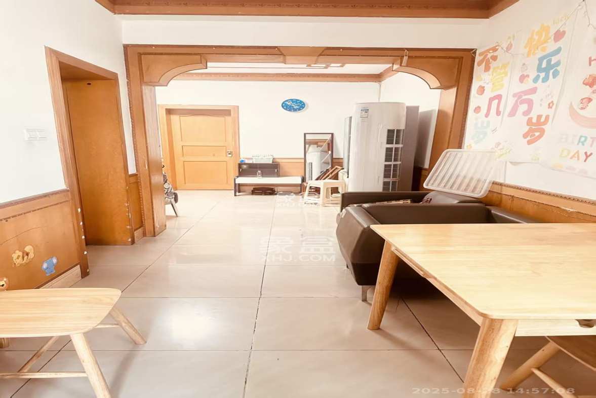 八一路417号大院 3室1厅1卫 2600.0元/月 八一路417号大院 3室1厅1卫 2600.0元/月室内图