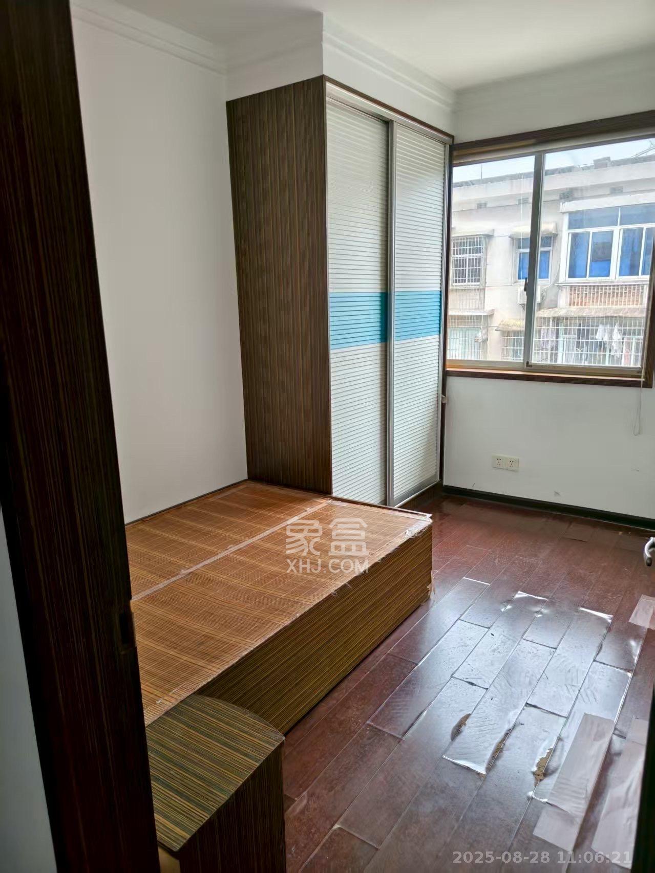 佳园星城  1室0厅0卫    1350.0元/月 佳园星城  1室0厅0卫    1350.0元/月室内图