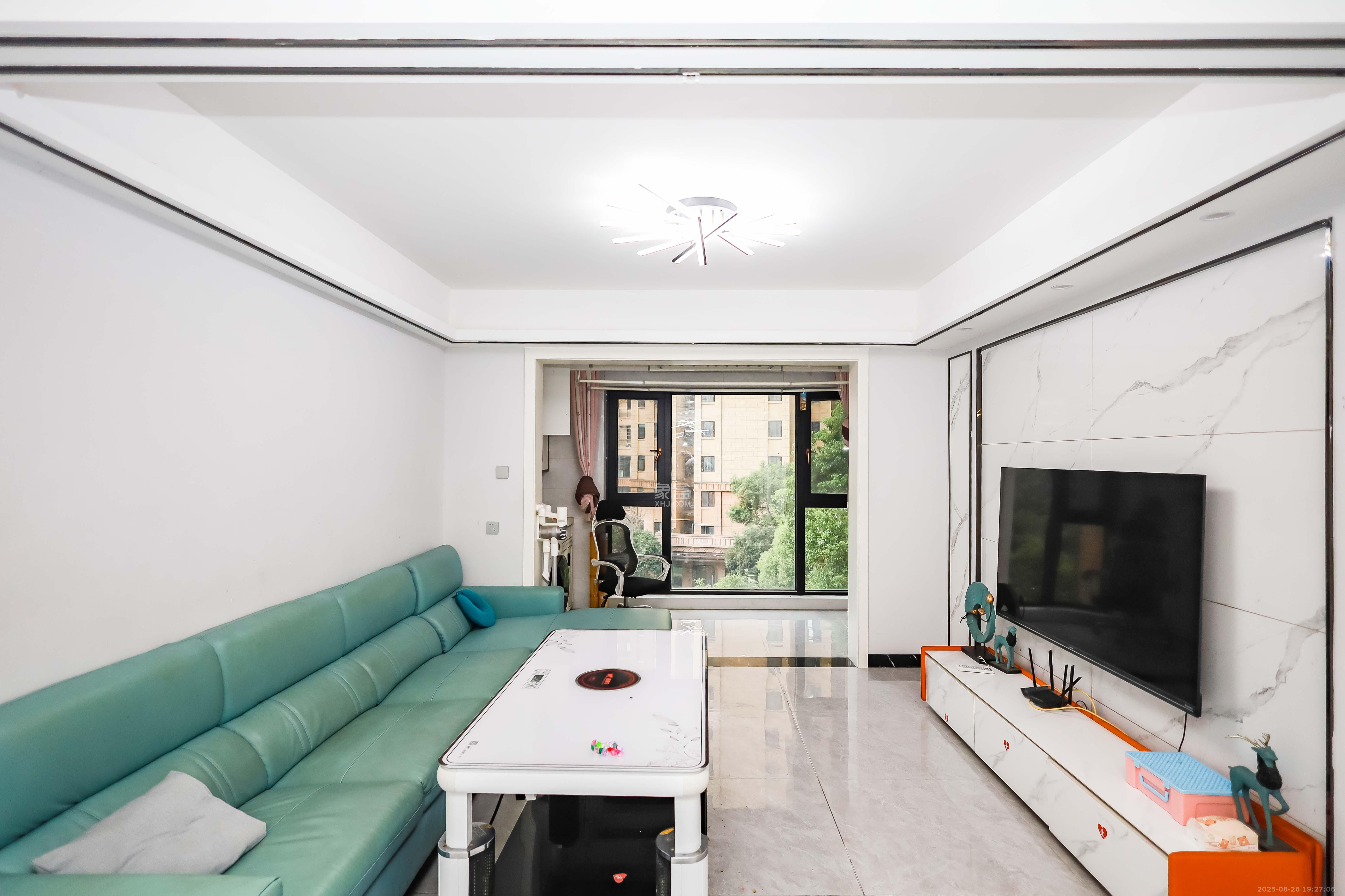 奥克斯缔壹城  4室2厅2卫    119.8万 奥克斯缔壹城  4室2厅2卫    119.8万客厅