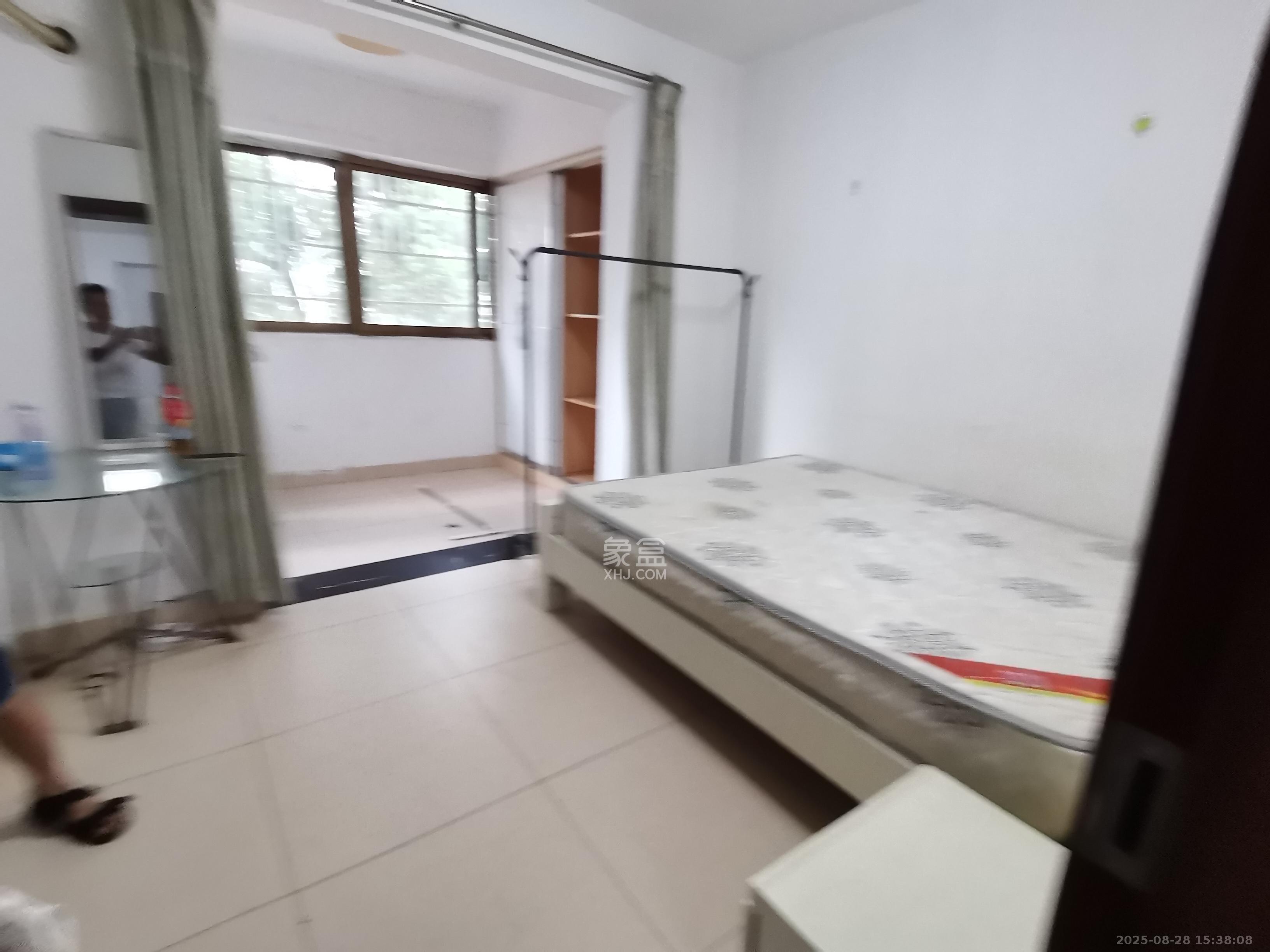 汽制宿舍  2室1厅1卫    1100.0元/月室内图