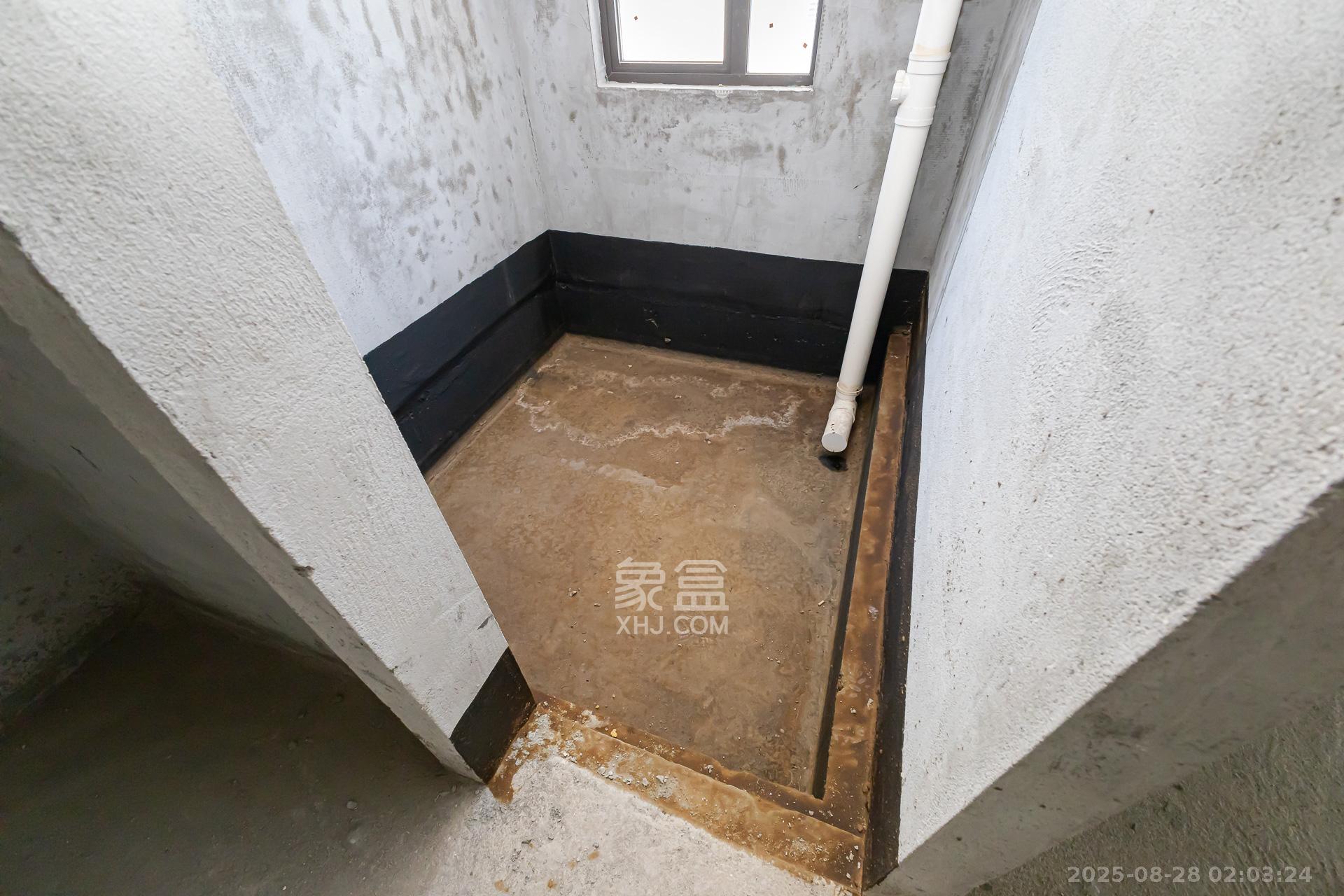 润和湘江天地E区  4室2厅3卫    190.0万 润和湘江天地E区  4室2厅3卫    190.0万卫生间