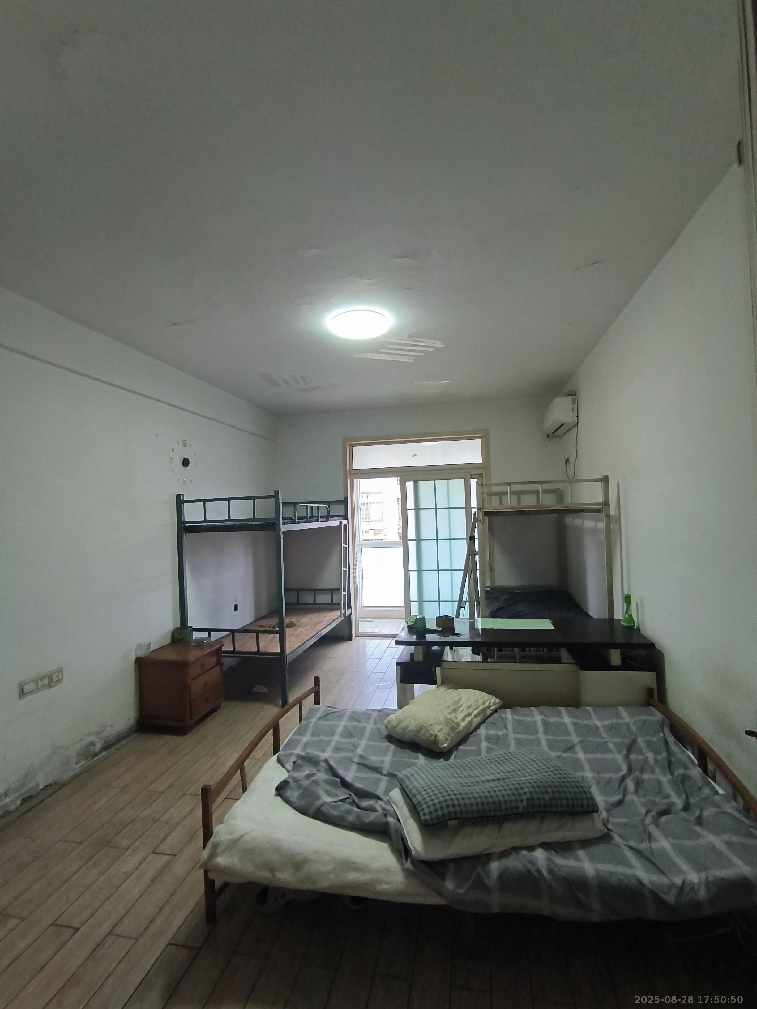 阳光丽景  3室2厅2卫   1800.00元/月室内图