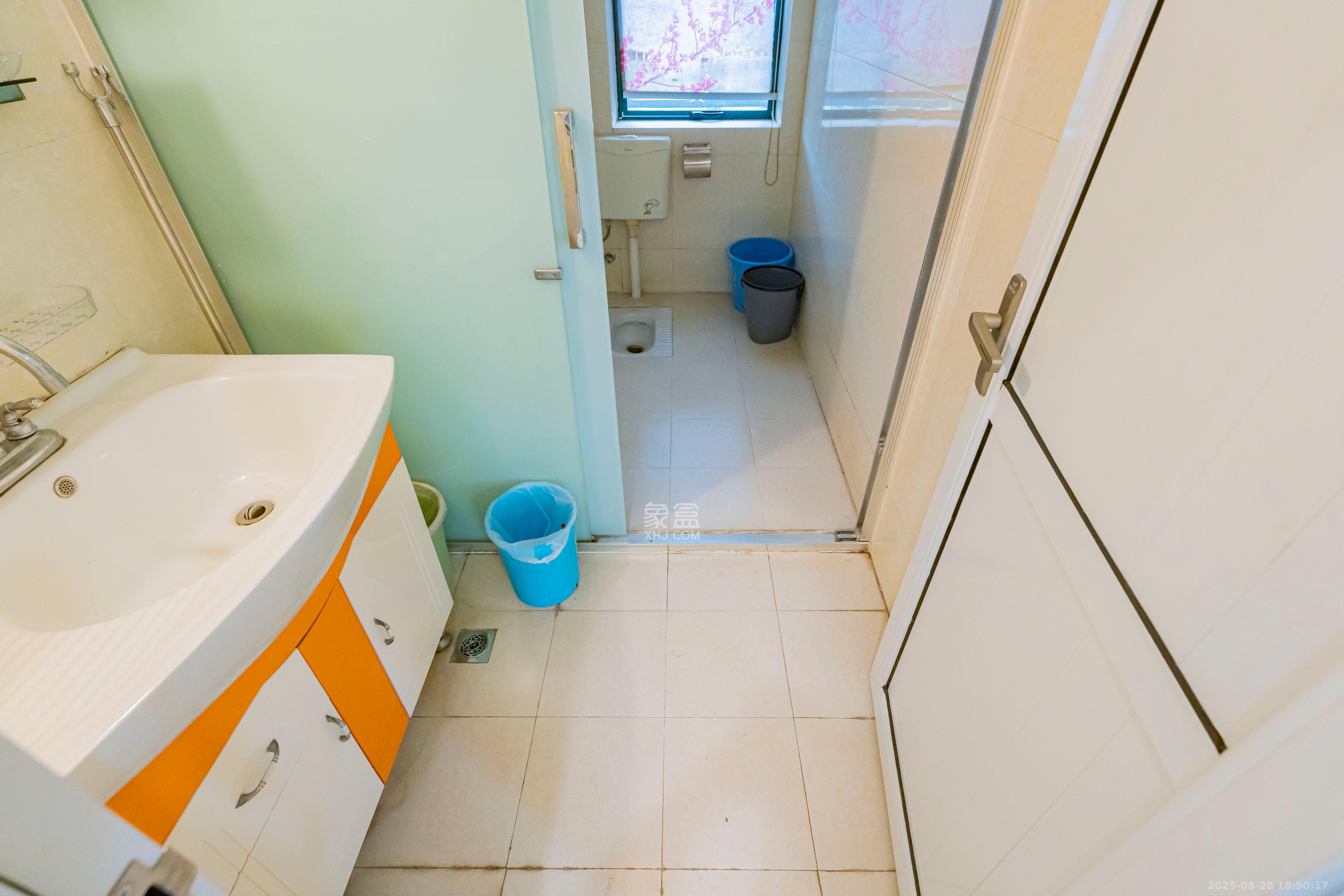 华盛新外滩  3室2厅2卫    175.0万 华盛新外滩  3室2厅2卫    175.0万卫生间