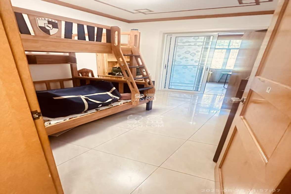 八一路417号大院 3室1厅1卫 2600.0元/月 八一路417号大院 3室1厅1卫 2600.0元/月室内图