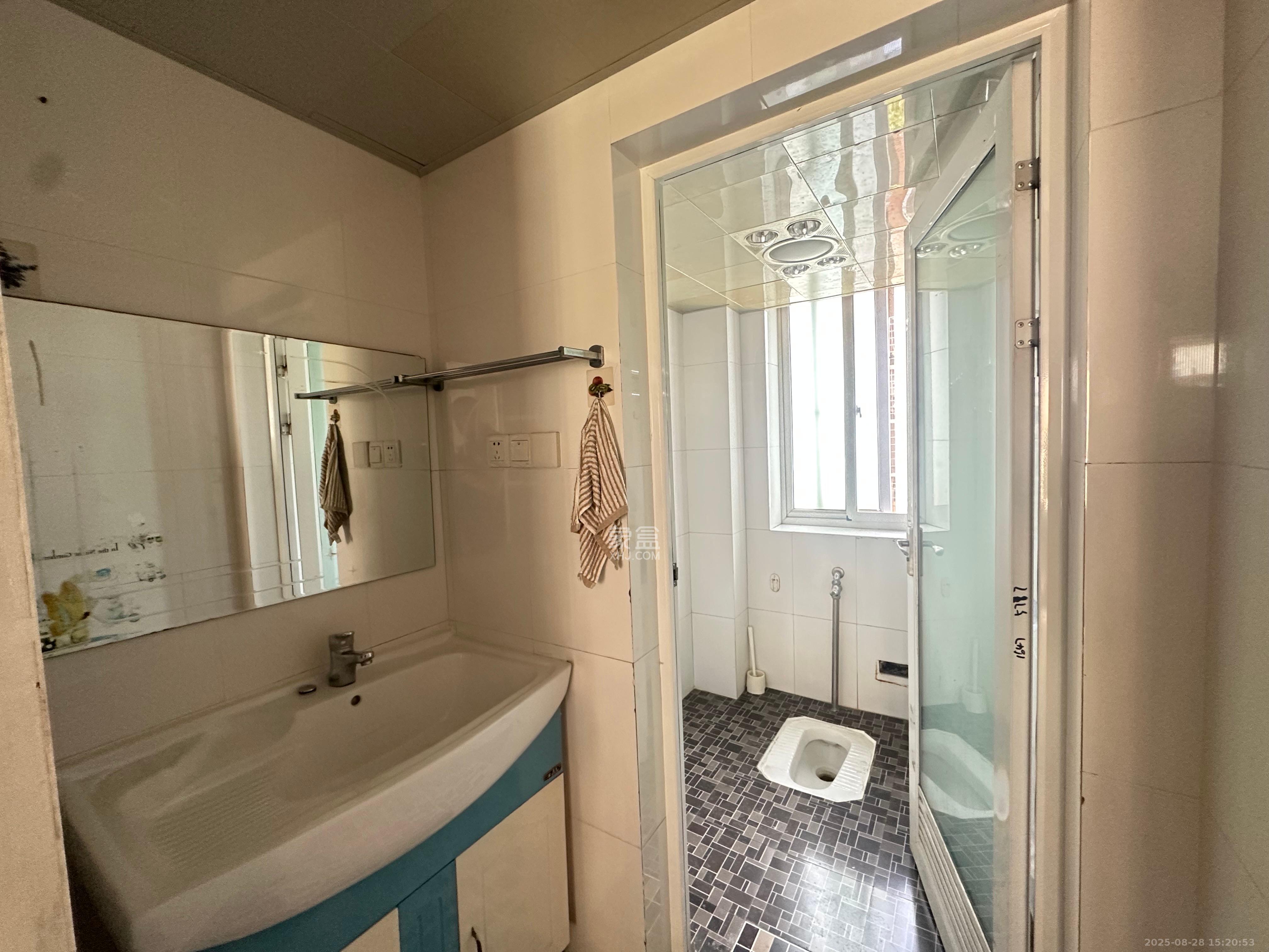 鄱阳小区  3室2厅1卫    1550.0元/月室内图