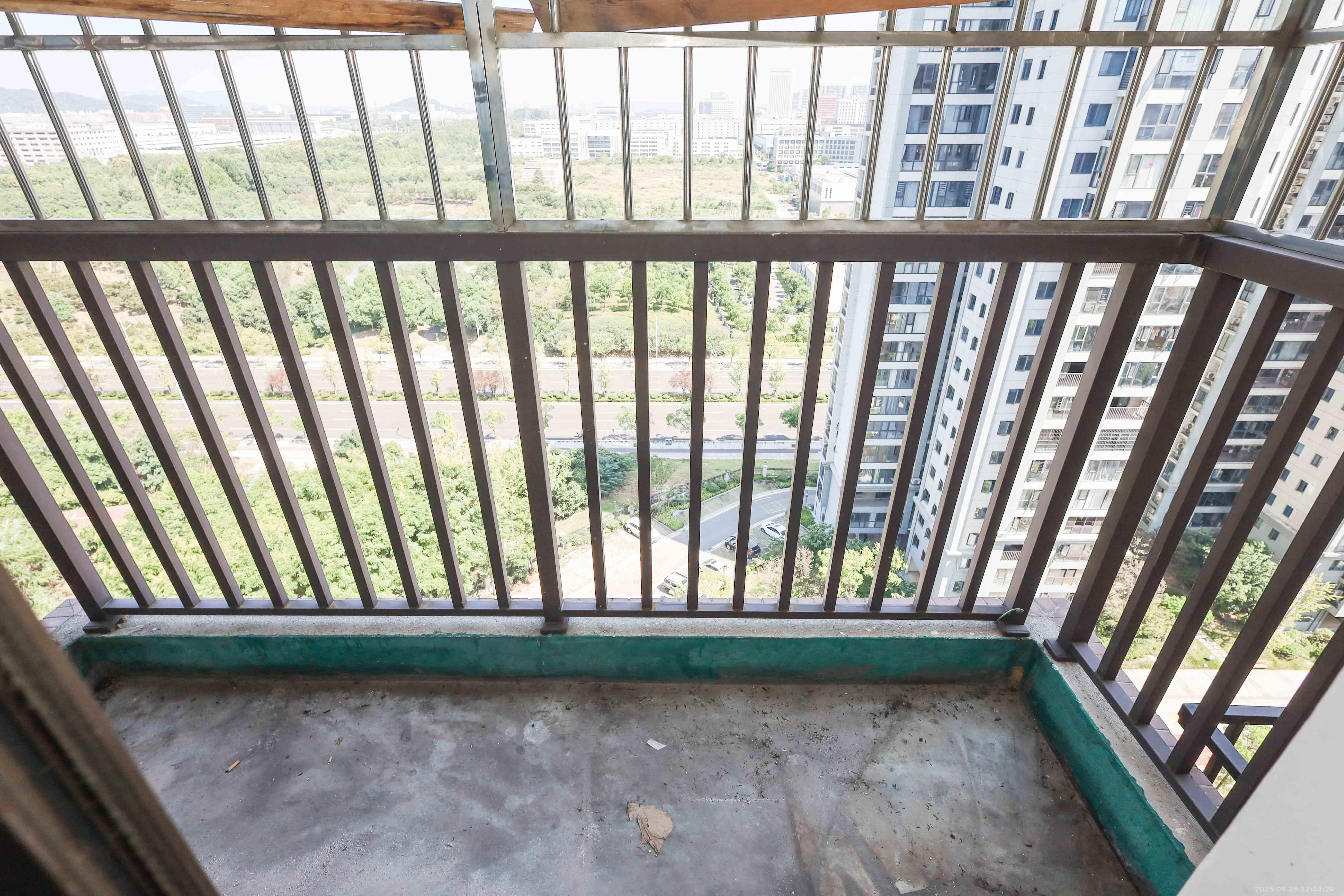 中冶中央公园  4室2厅2卫    151.0万 中冶中央公园  4室2厅2卫    151.0万阳台