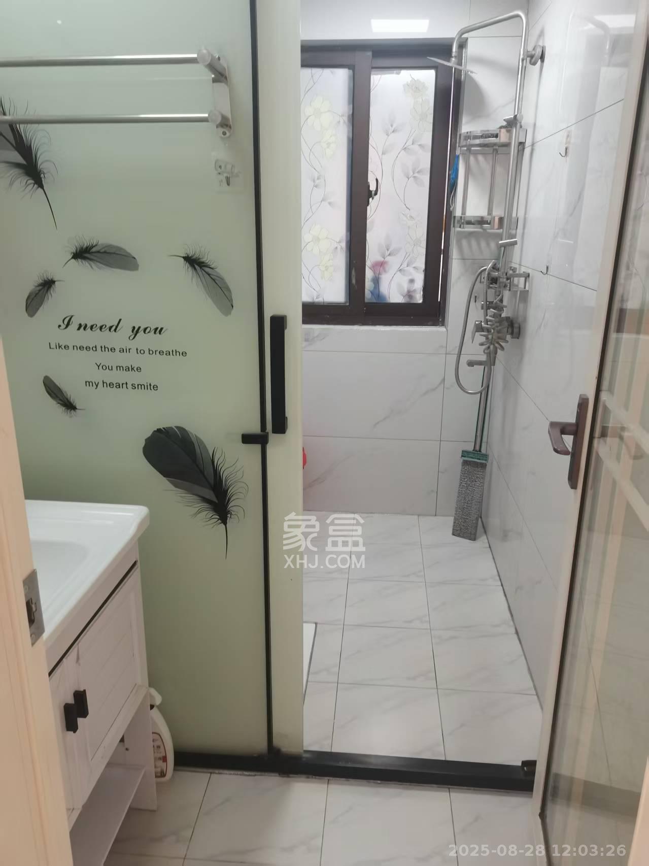 山语城三期 3室2厅2卫 2300.0元/月 山语城三期 3室2厅2卫 2300.0元/月室内图