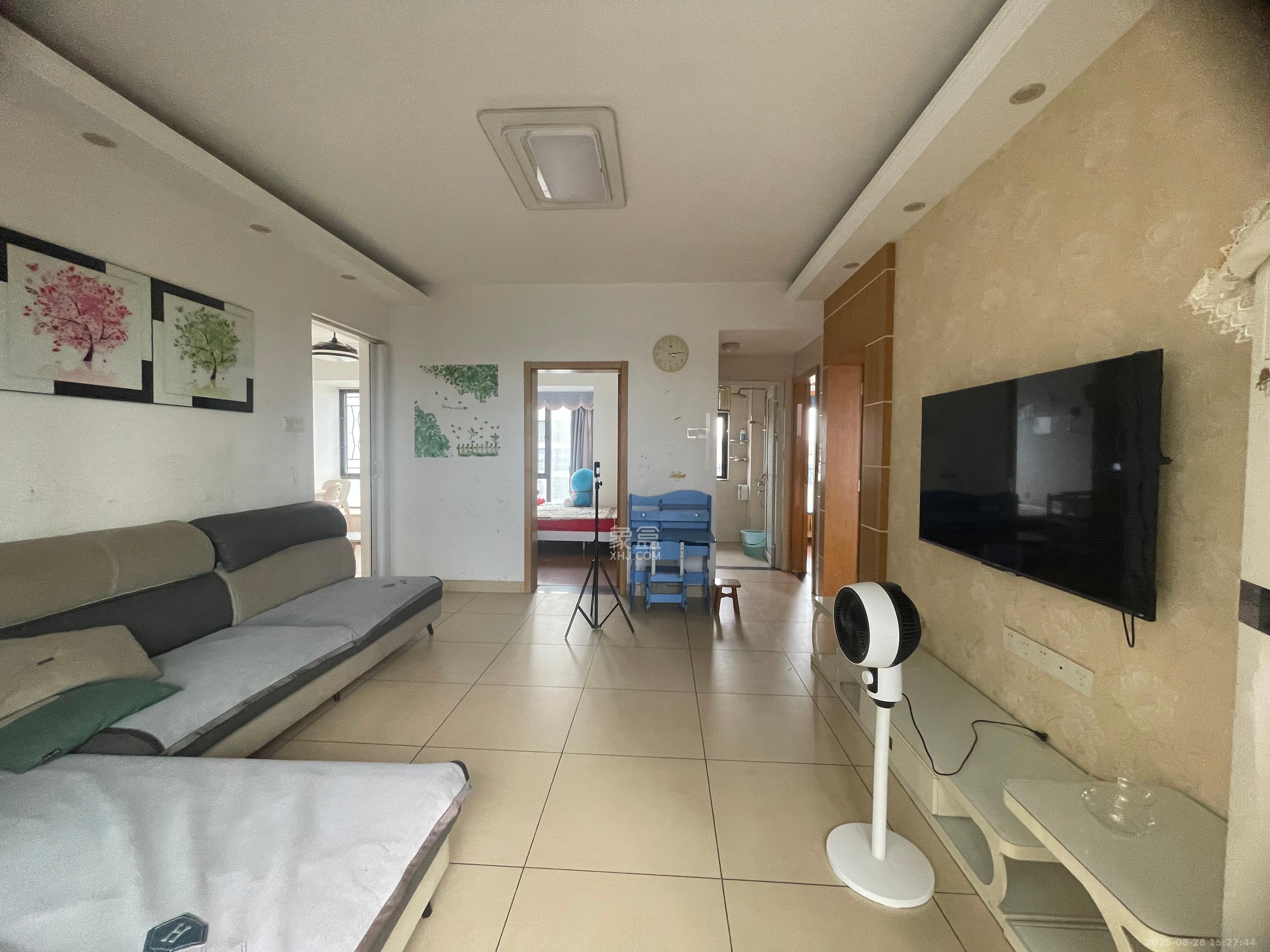 蓝山郡  3室2厅1卫    2000.0元/月室内图