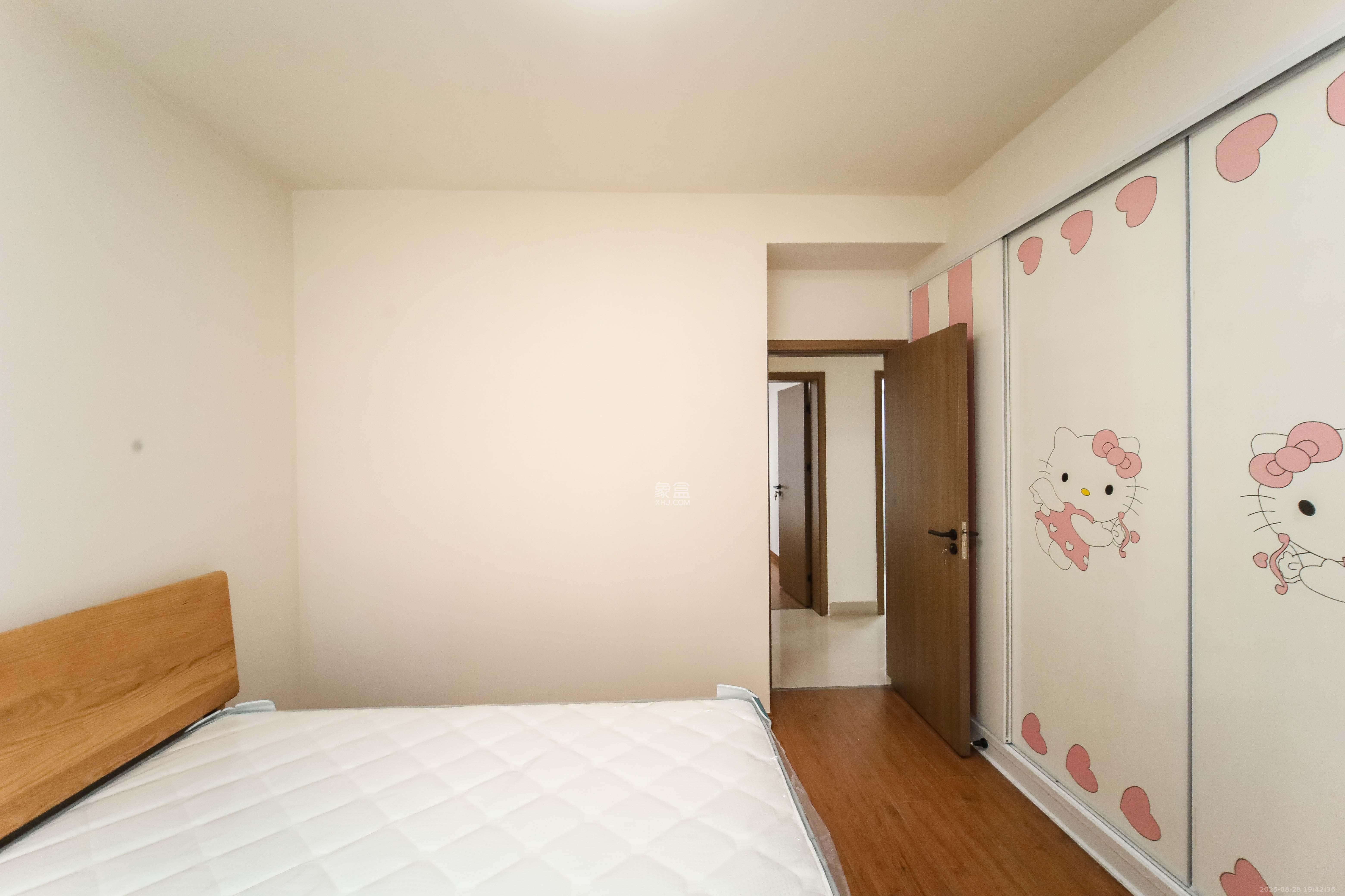 浏阳河畔家园  3室2厅1卫    136.0万 浏阳河畔家园  3室2厅1卫    136.0万卧室