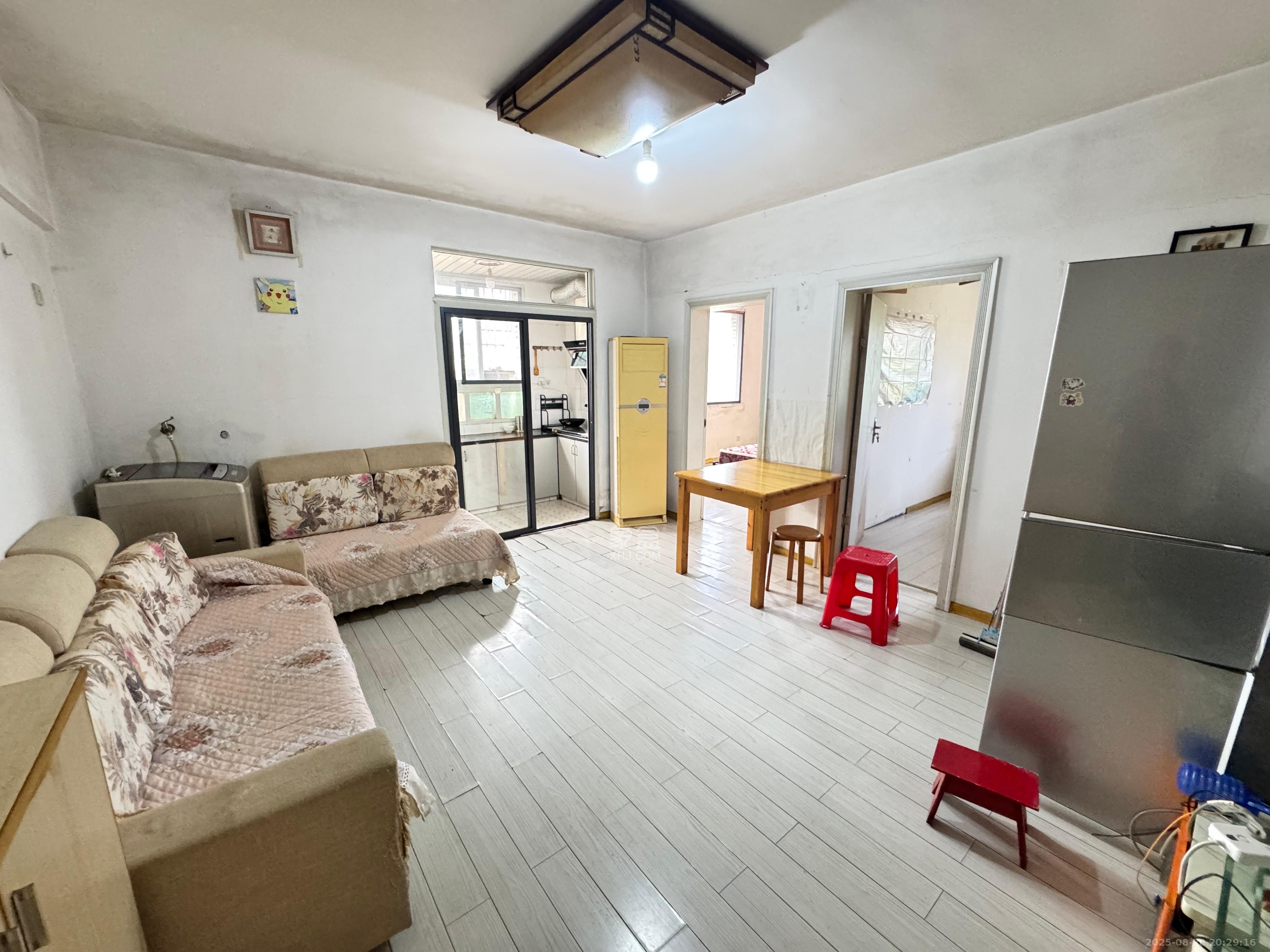 楚湘街一条巷散盘  2室1厅1卫    1800.0元/月 楚湘街一条巷散盘  2室1厅1卫    1800.0元/月室内图