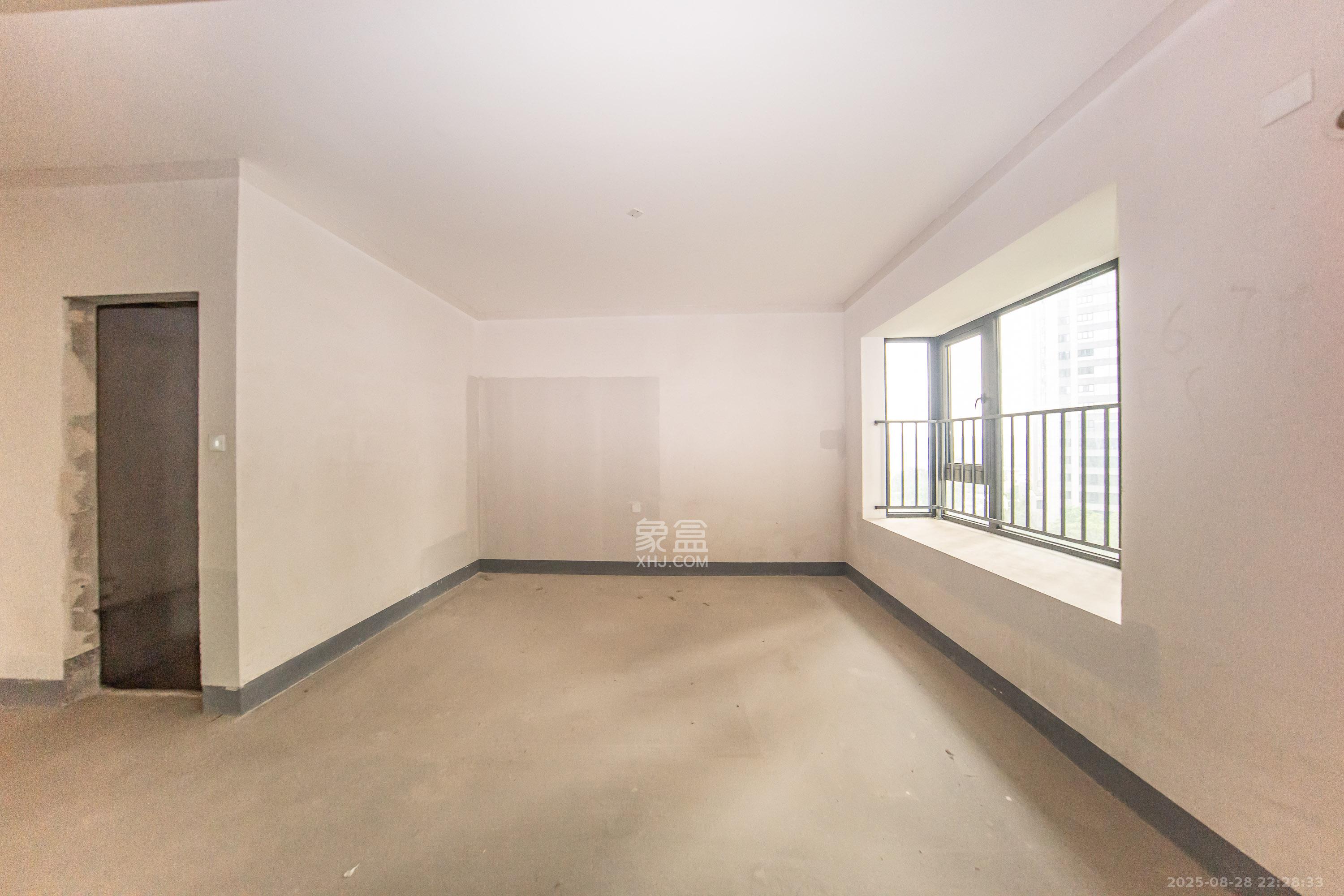 建投象山国际  6室2厅3卫    215.0万 建投象山国际  6室2厅3卫    215.0万卧室