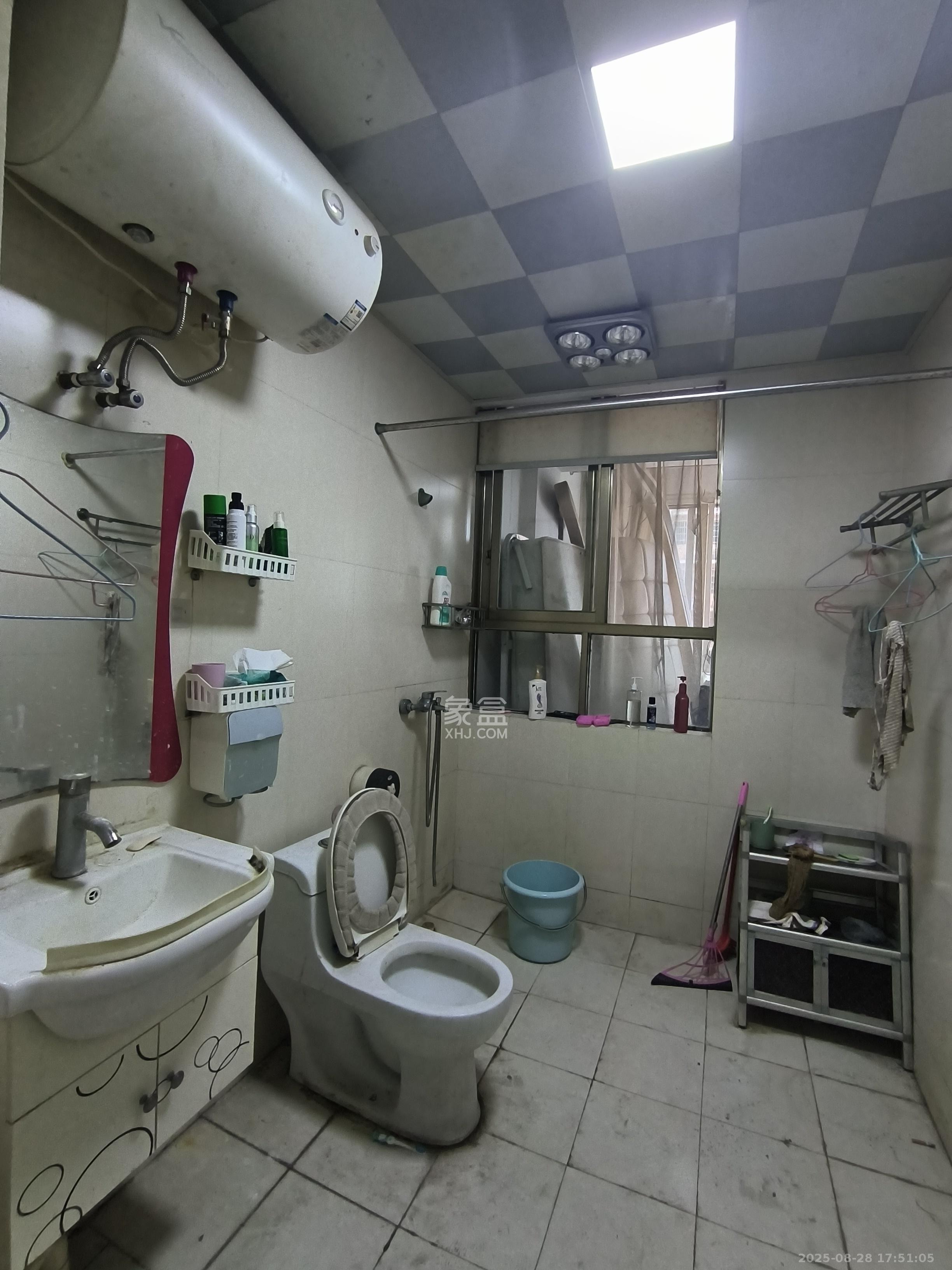 阳光丽景 3室2厅2卫 1800.0元/月 阳光丽景 3室2厅2卫 1800.0元/月室内图