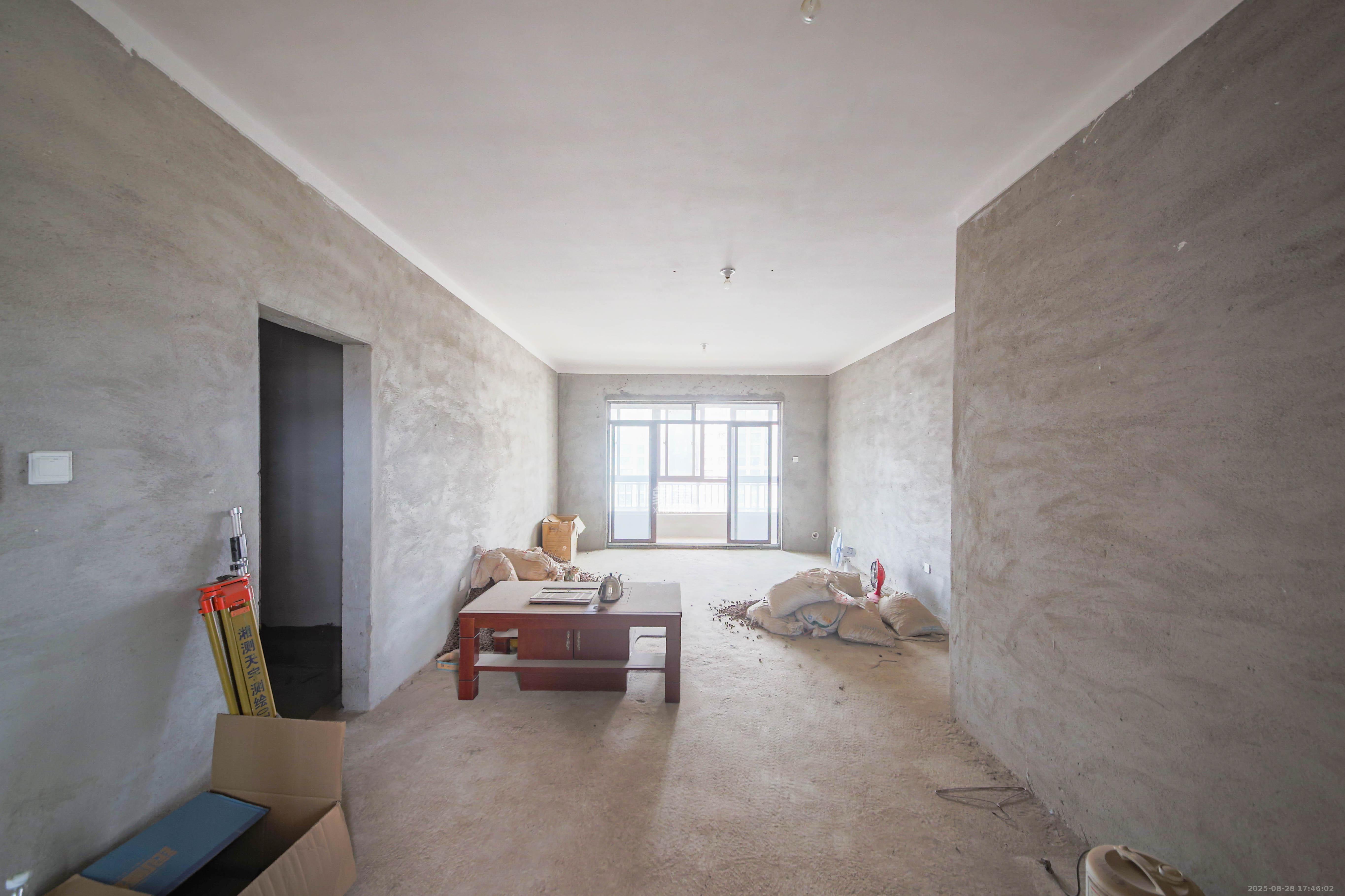 HC新城(建工集团单位房)  4室2厅2卫    165.0万 HC新城(建工集团单位房)  4室2厅2卫    165.0万客厅