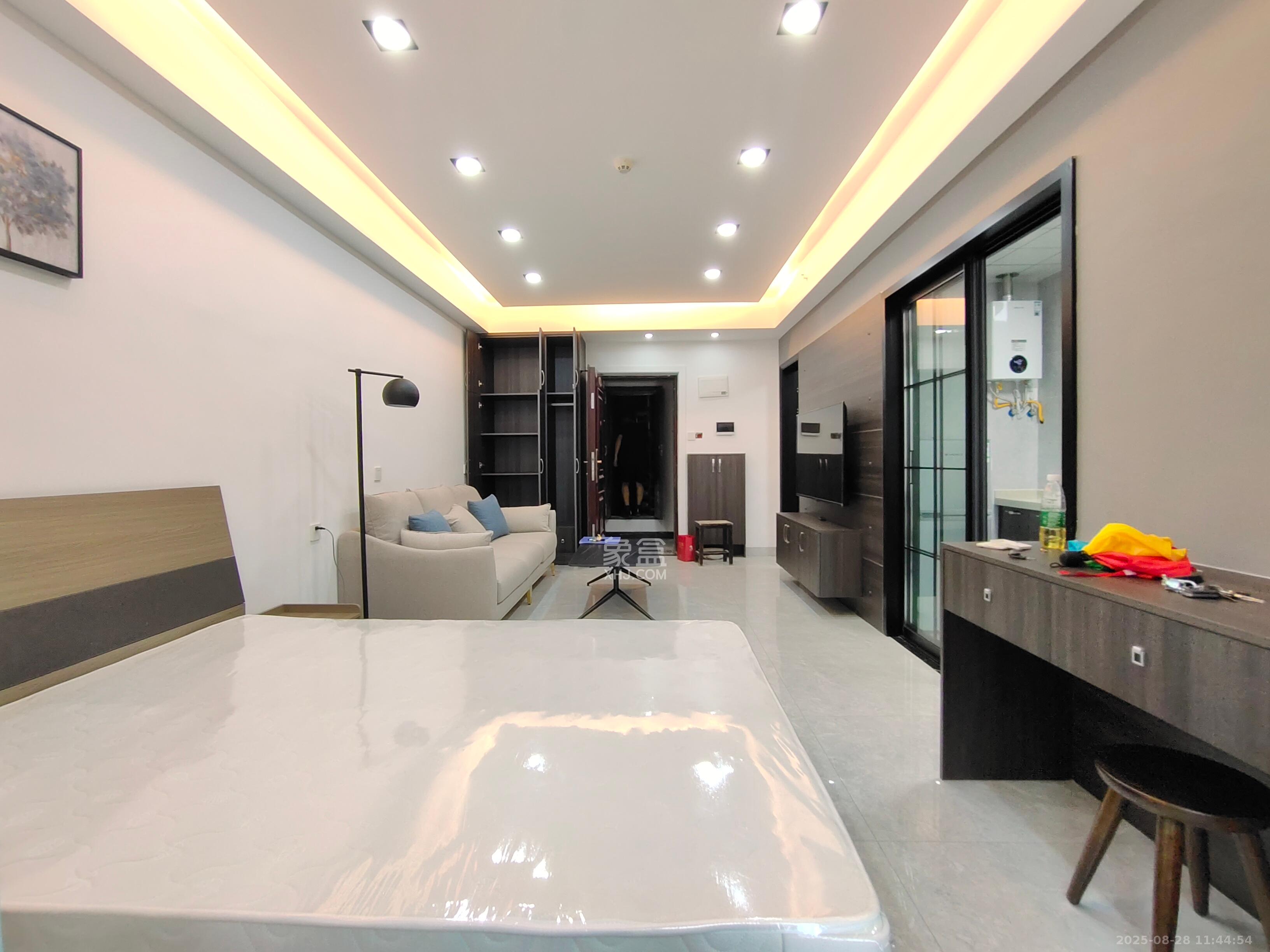 天健城  1室0厅1卫    2500.0元/月 天健城  1室0厅1卫    2500.0元/月室内图1