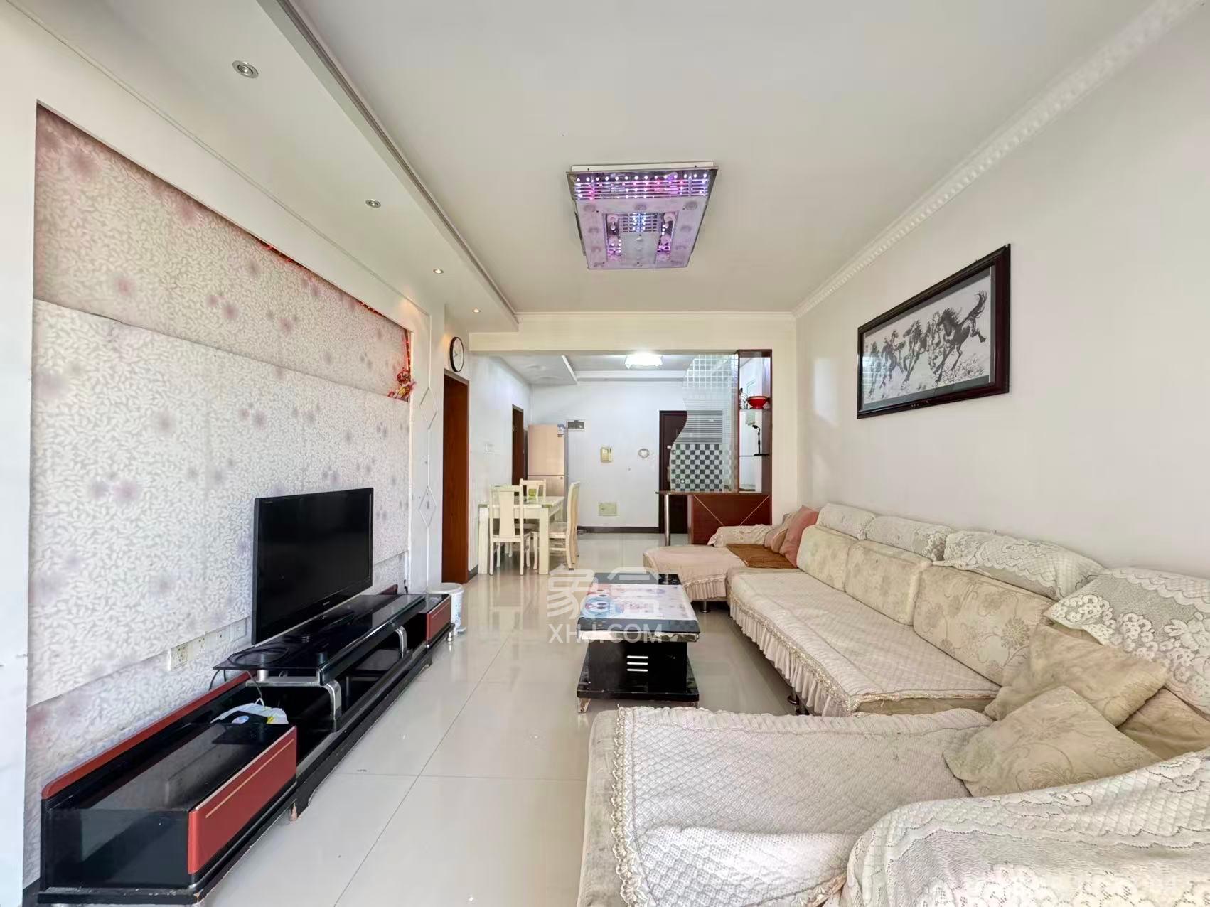 山水华景  2室2厅1卫    1900.0元/月 山水华景  2室2厅1卫    1900.0元/月室内图