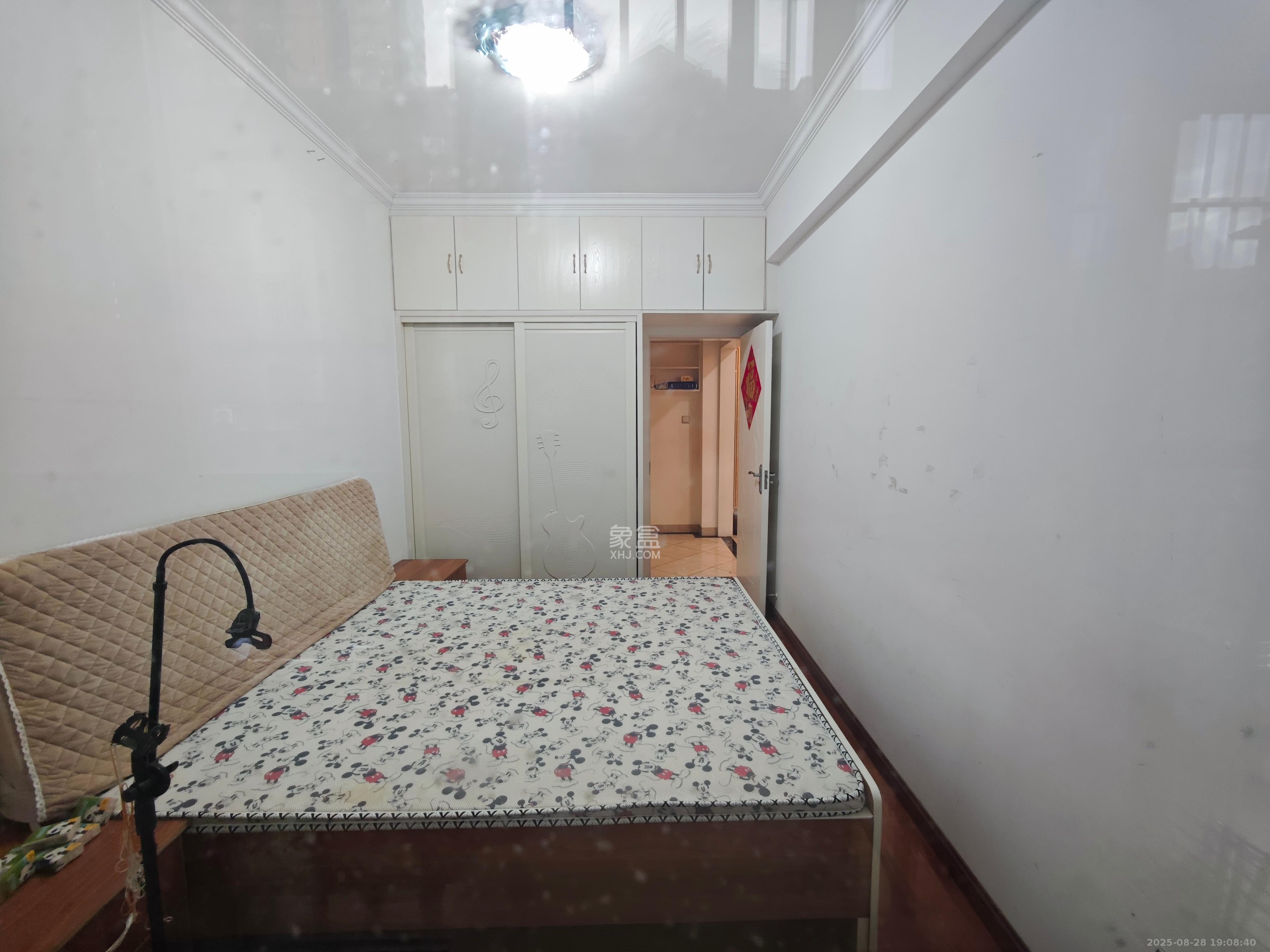 澳海月亮湾 4室2厅2卫 2100.0元/月 澳海月亮湾 4室2厅2卫 2100.0元/月室内图