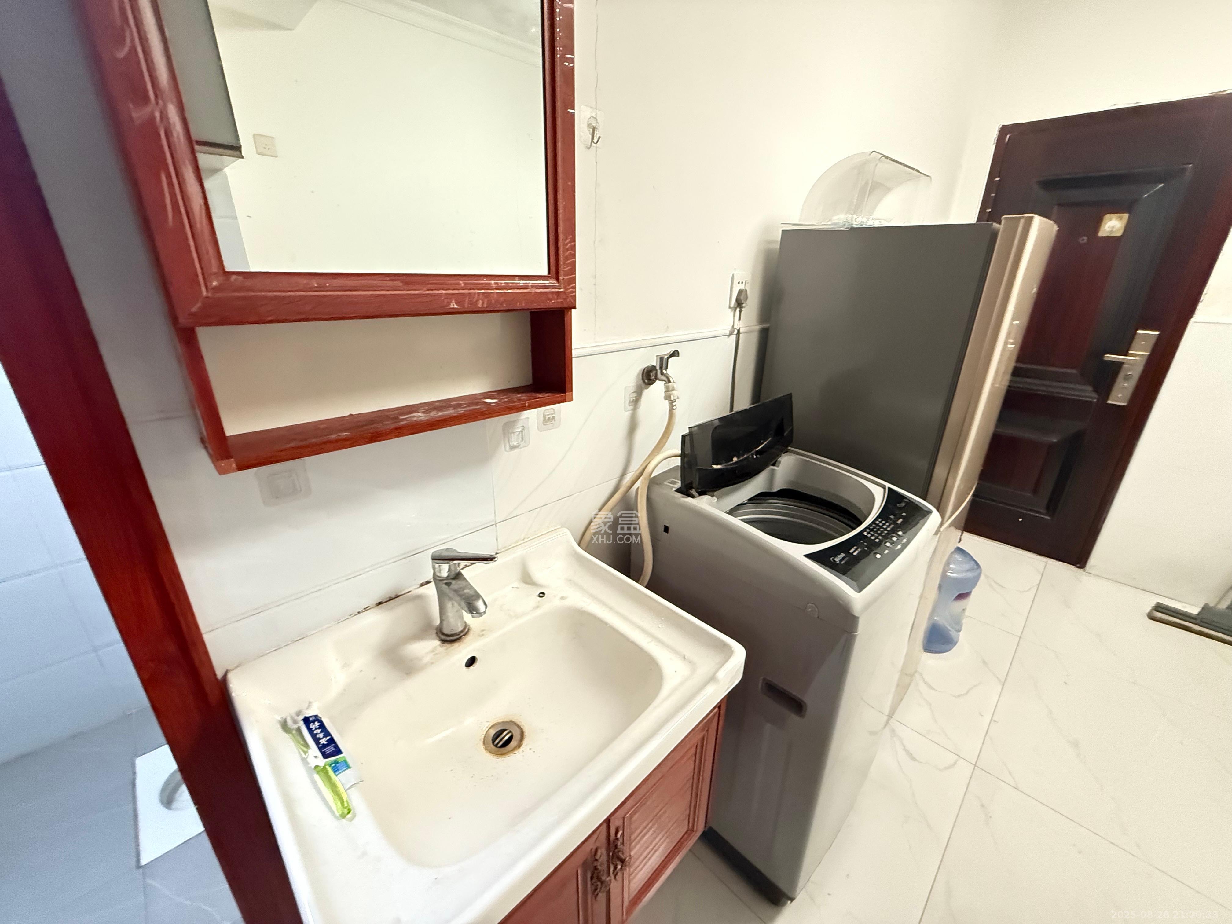 和康园小区 1室1厅1卫 1000.0元/月 和康园小区 1室1厅1卫 1000.0元/月室内图