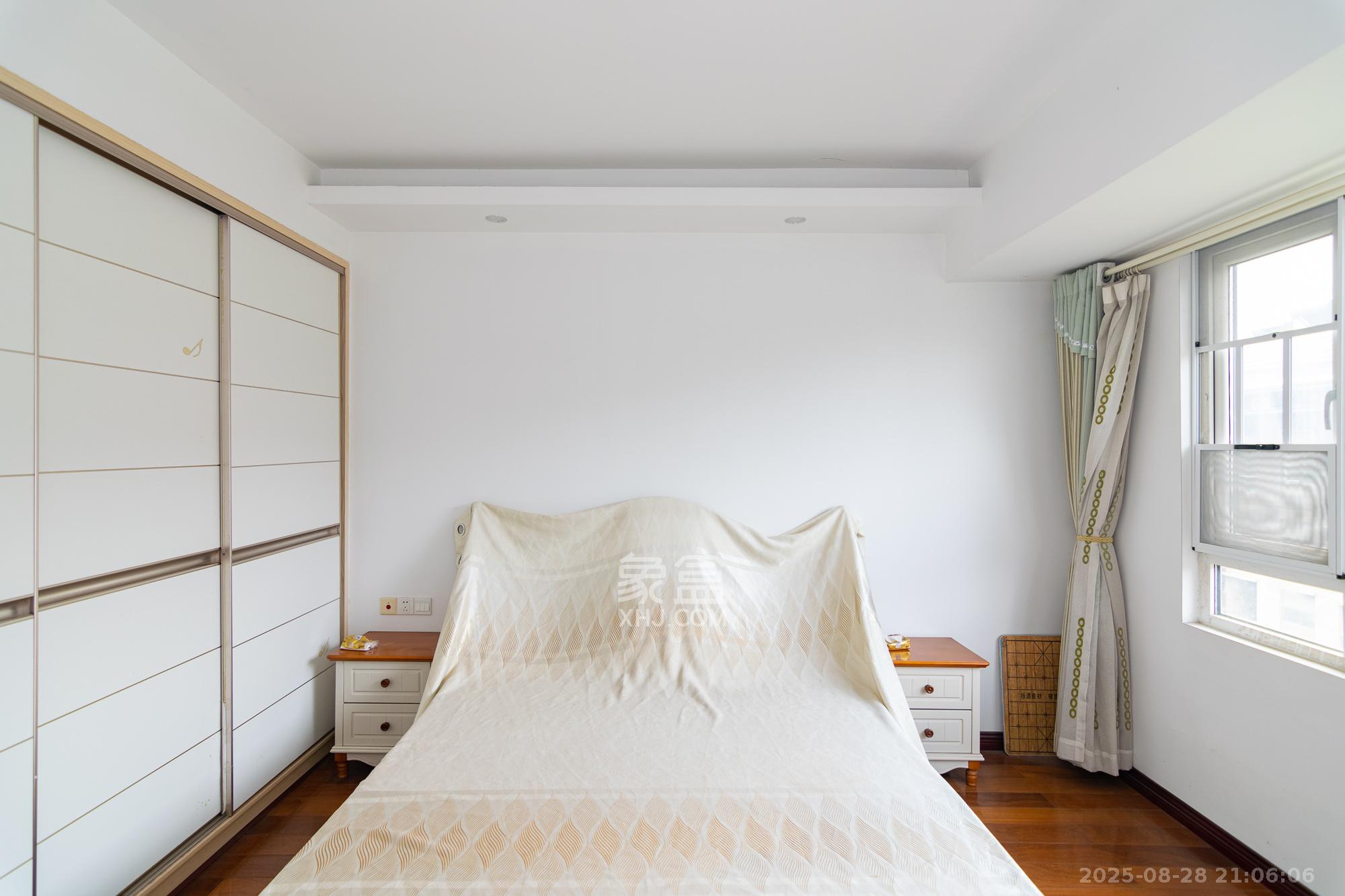 金地三千府(金地湖山樾、金地自在城) 1室0厅0卫 165.0万 金地三千府(金地湖山樾、金地自在城) 1室0厅0卫 165.0万卧室