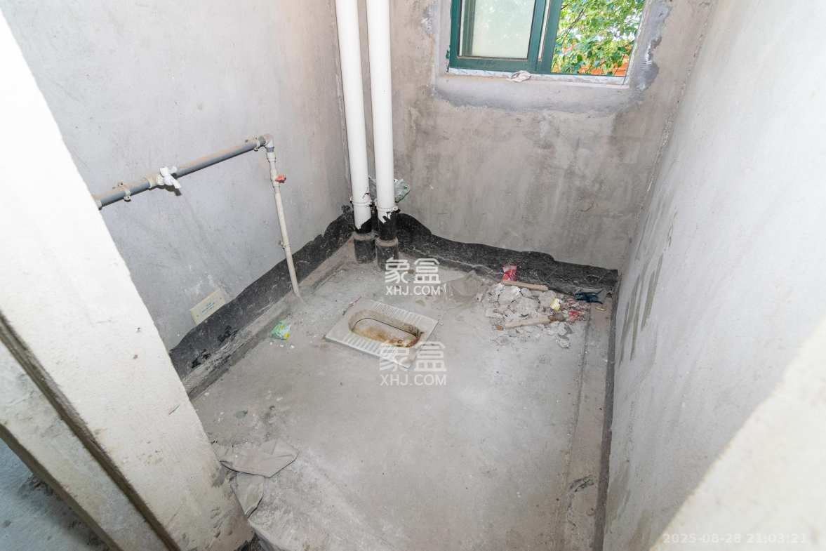 红建滨水铭城  2室2厅1卫    42.0万 红建滨水铭城  2室2厅1卫    42.0万卫生间