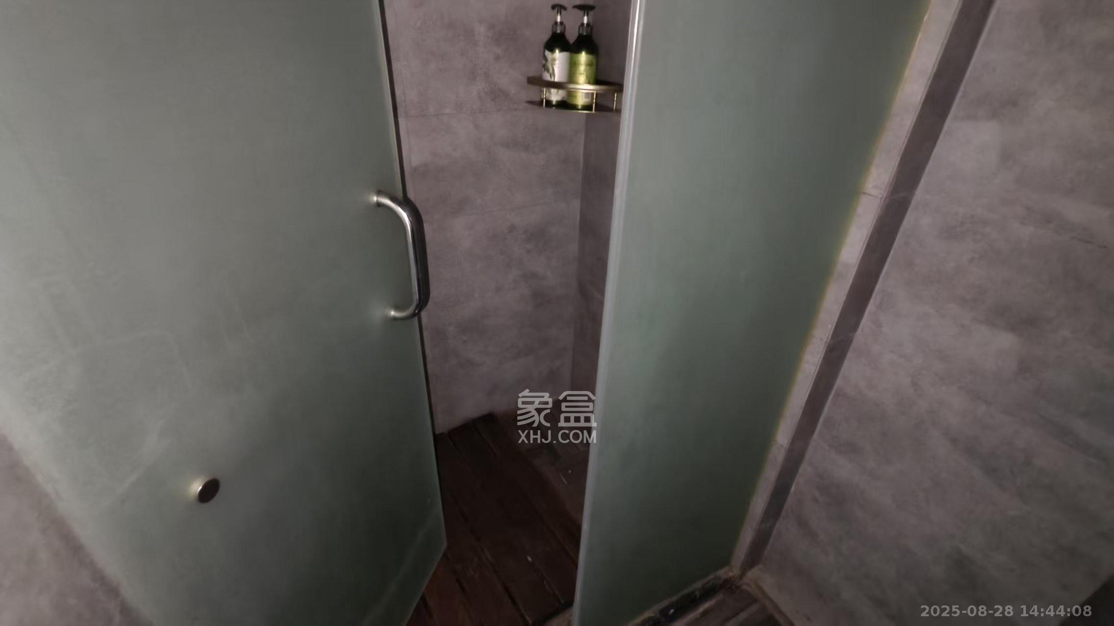 旭辉国际广场(永升商业广场)  1室1厅1卫    1450.0元/月 旭辉国际广场(永升商业广场)  1室1厅1卫    1450.0元/月室内图